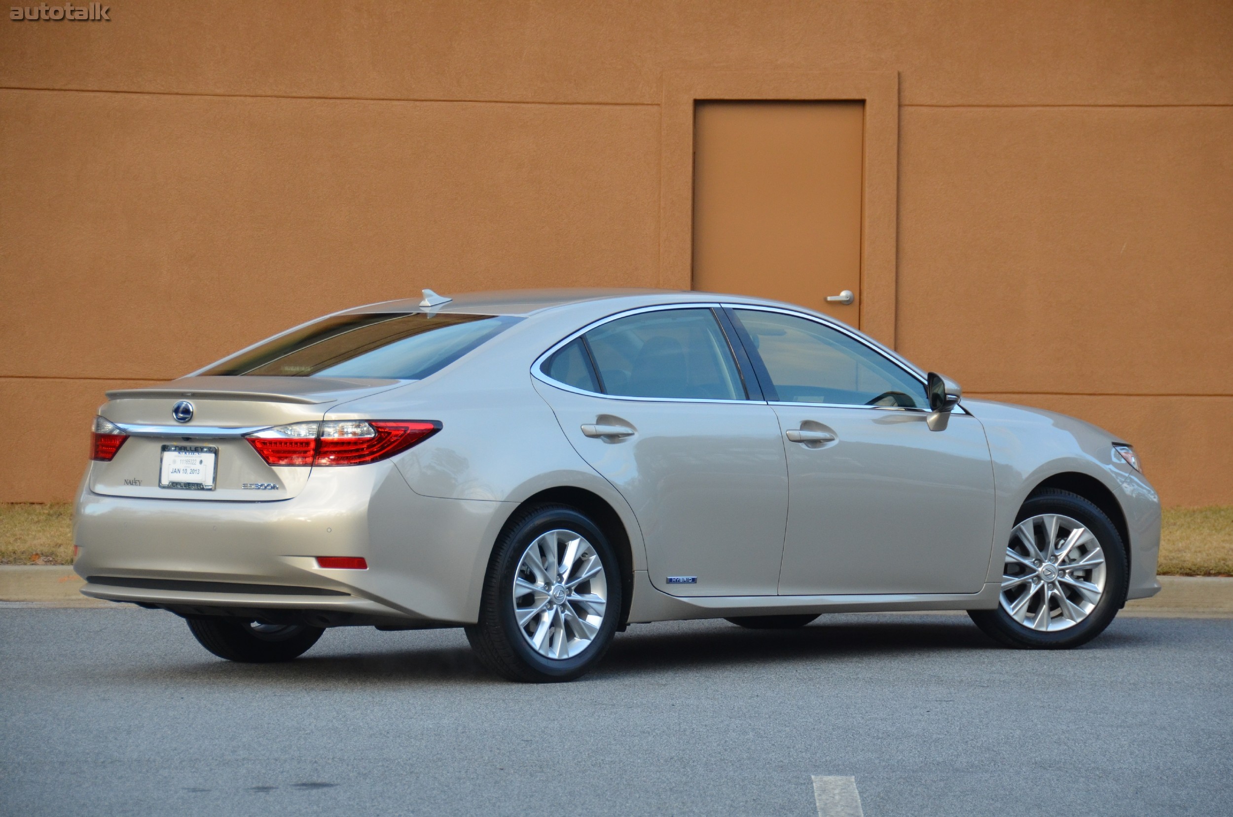 2013 Lexus ES Hybrid Review