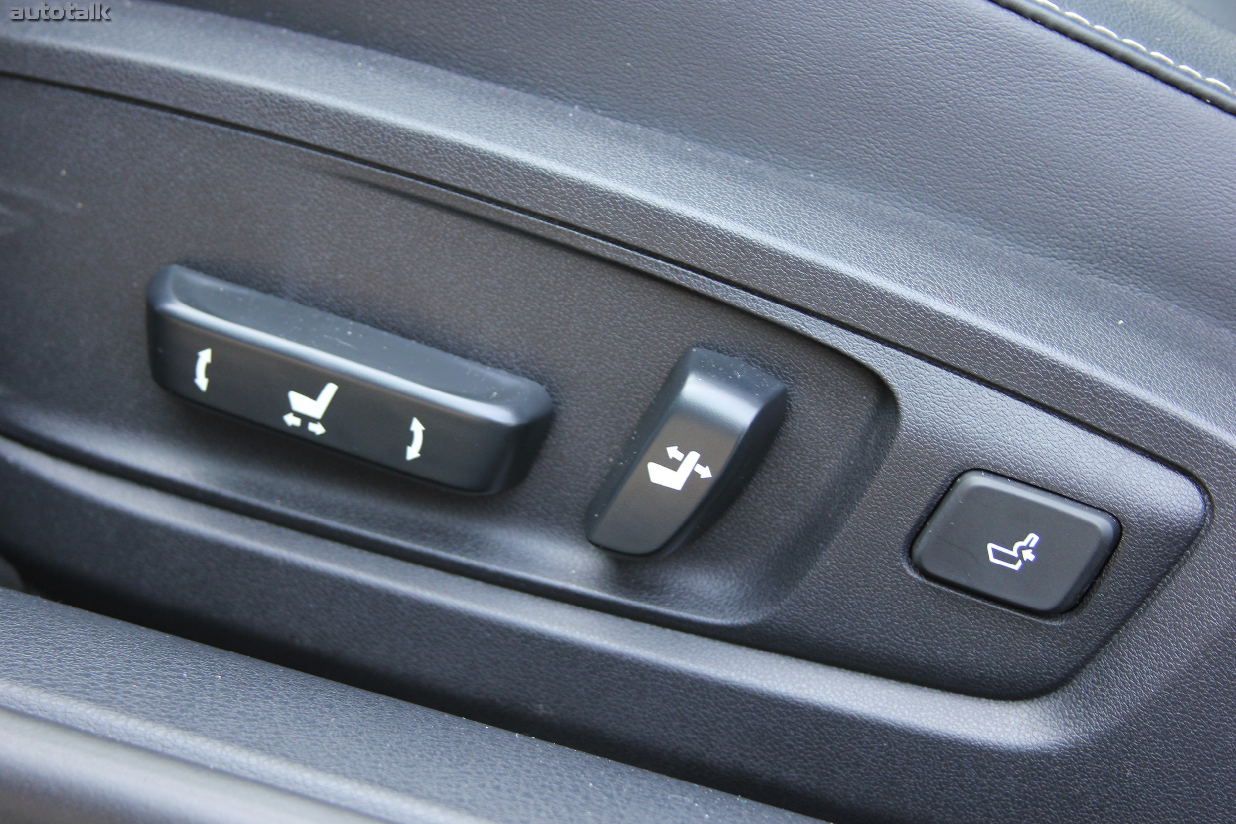 2014 Lexus ES 350 Review