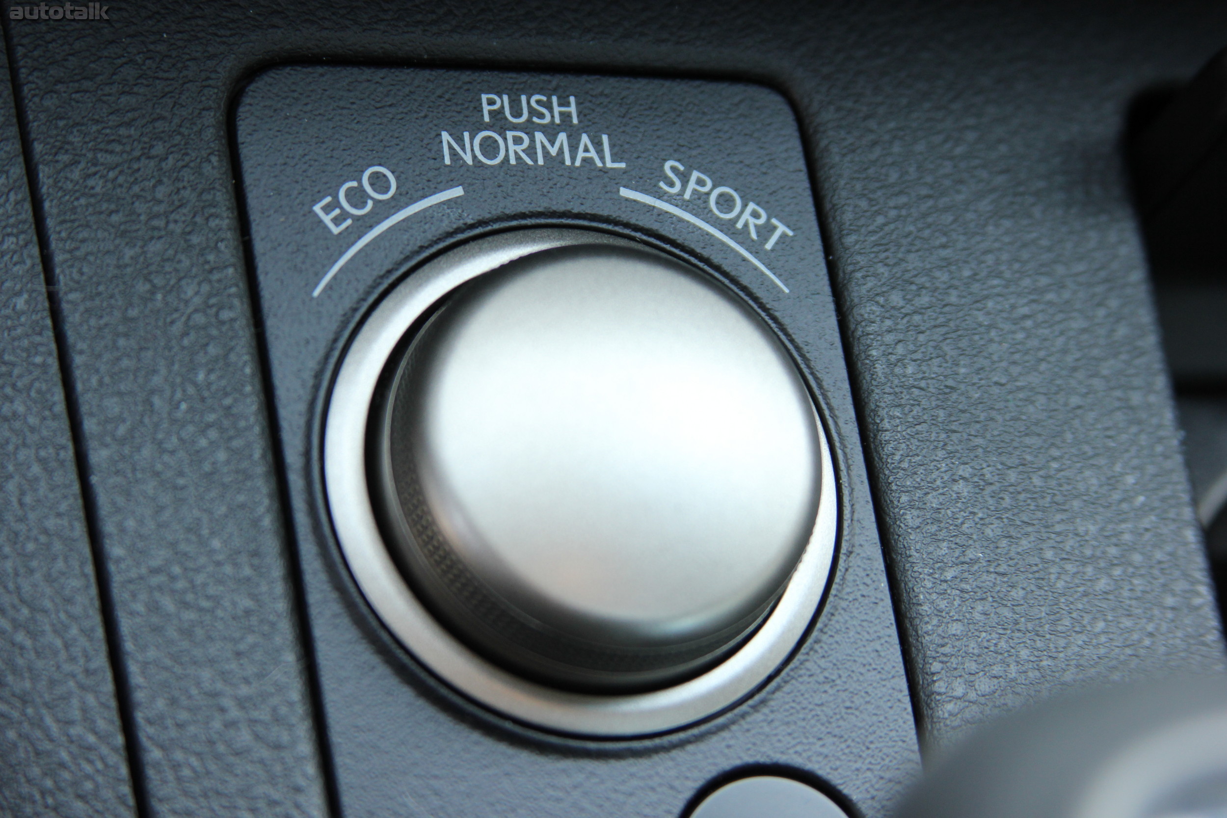 2014 Lexus ES 350 Review