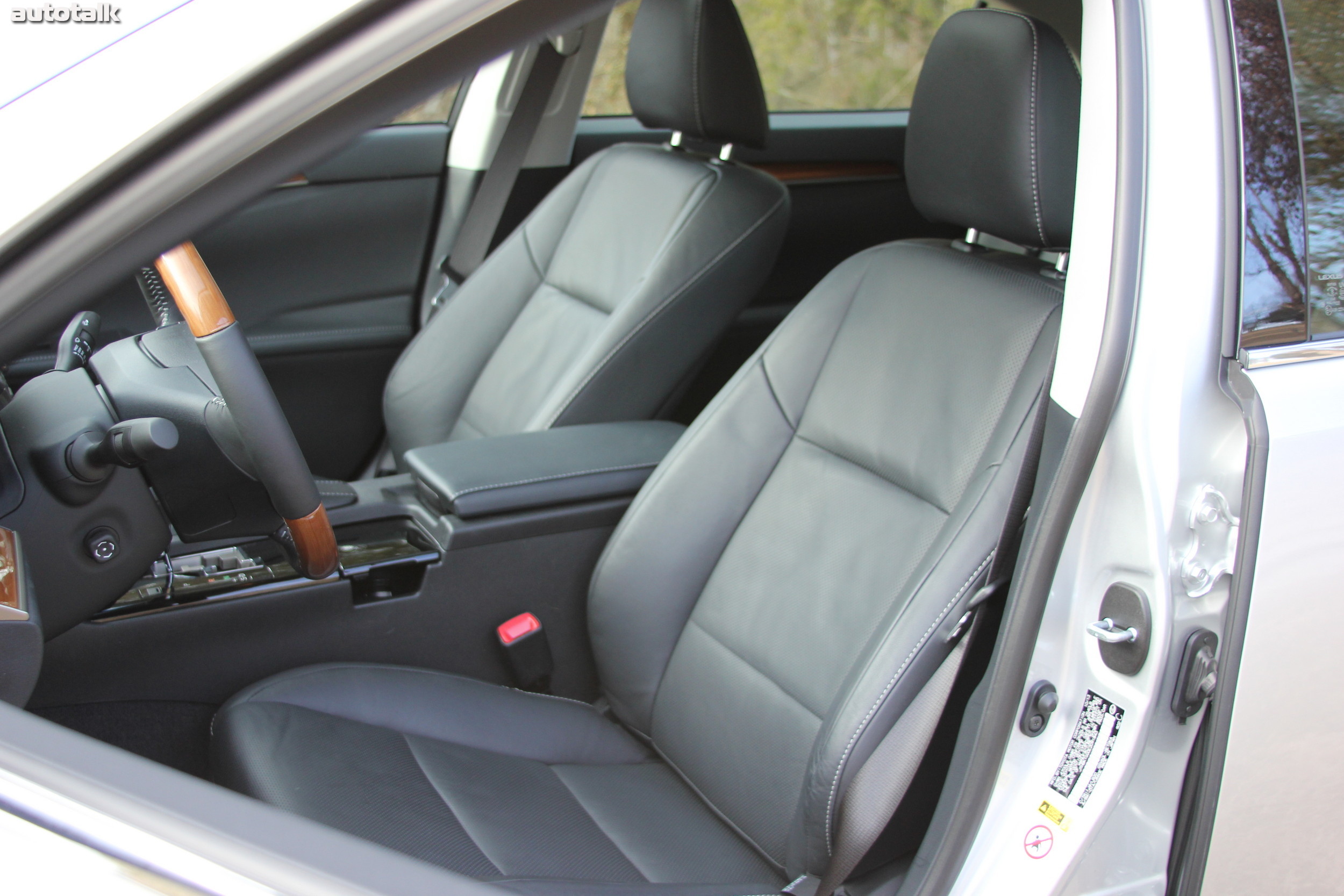 2014 Lexus ES 350 Review