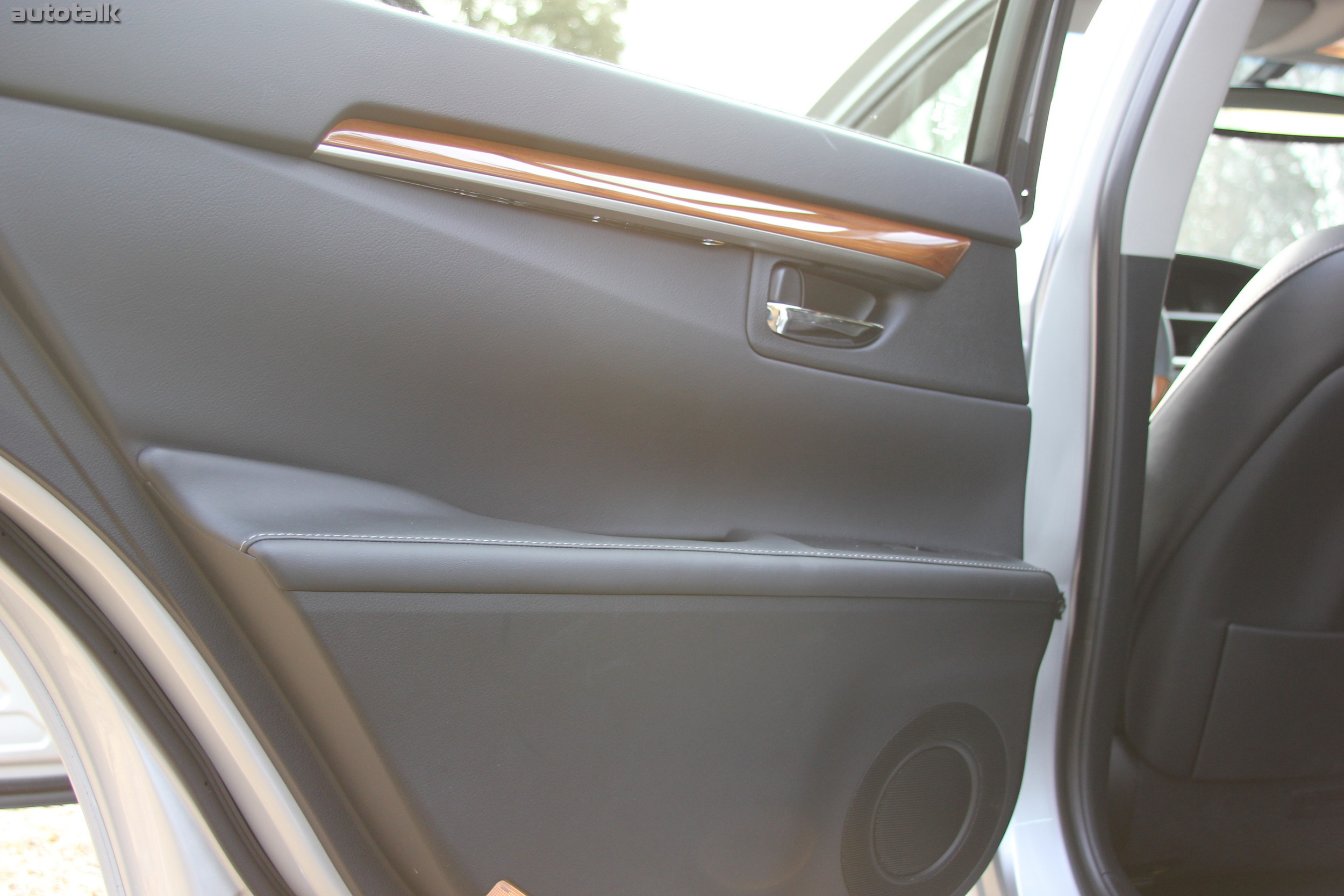 2014 Lexus ES 350 Review