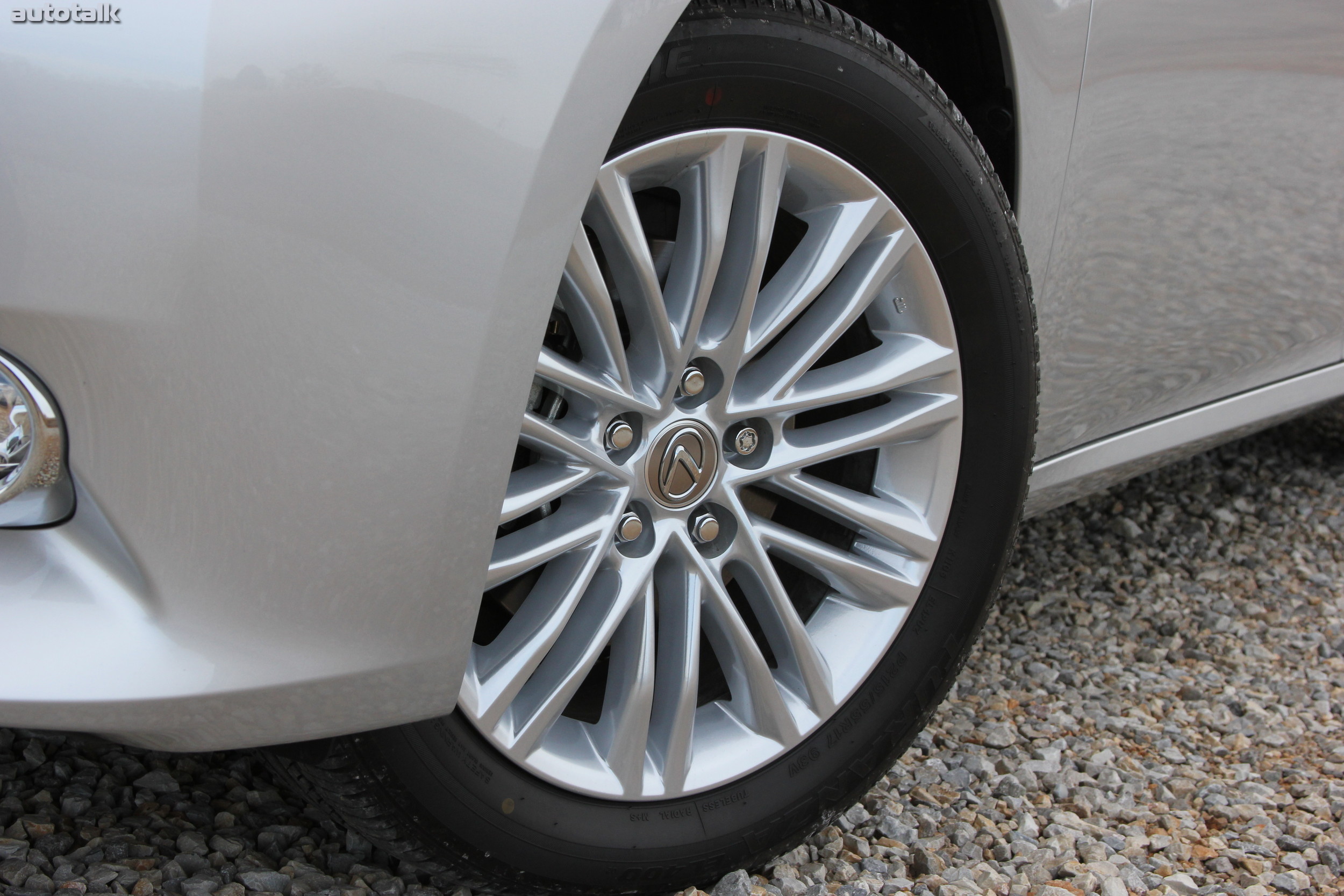 2014 Lexus ES 350 Review