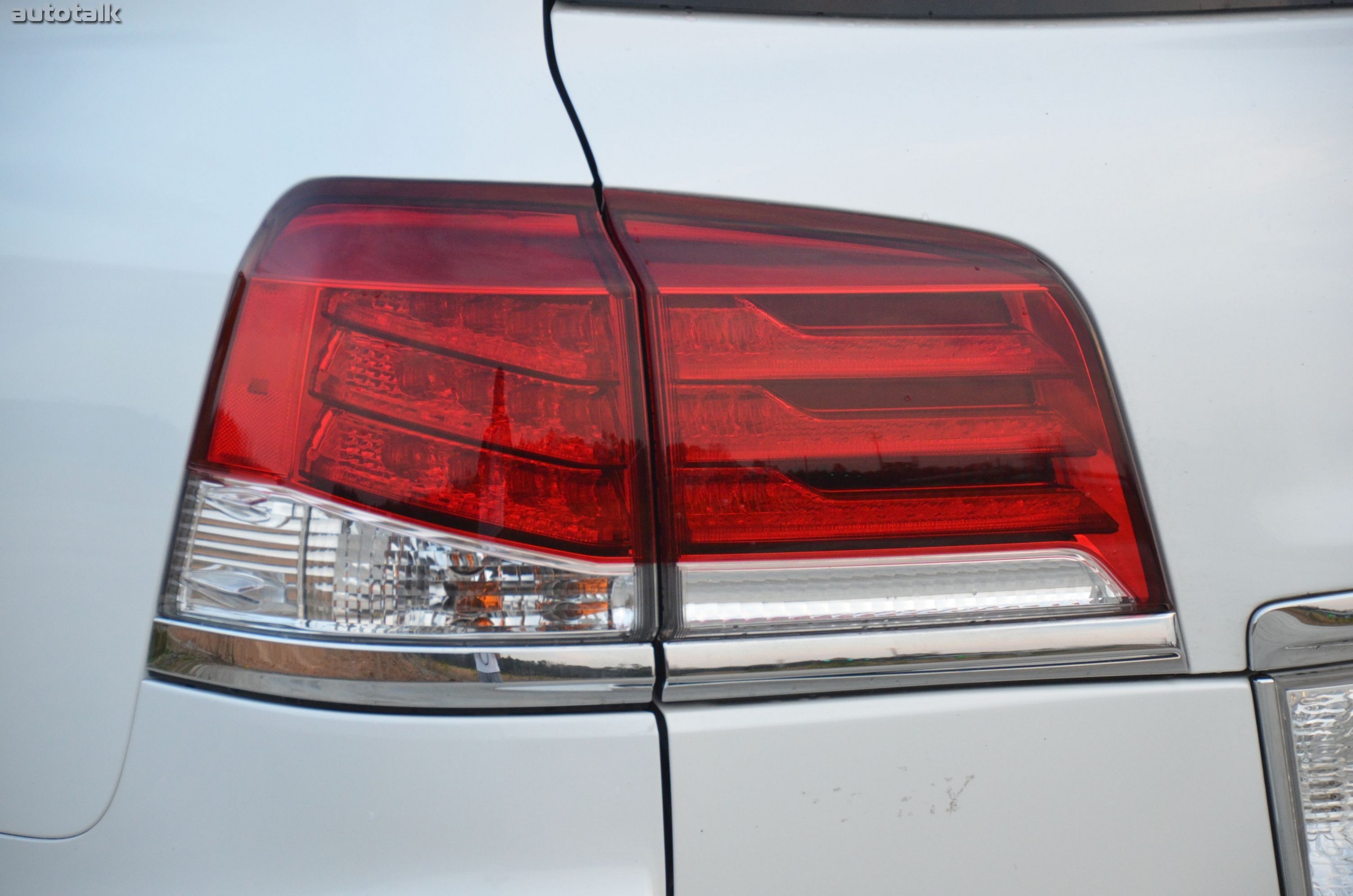 2014 Lexus LX 570 Review