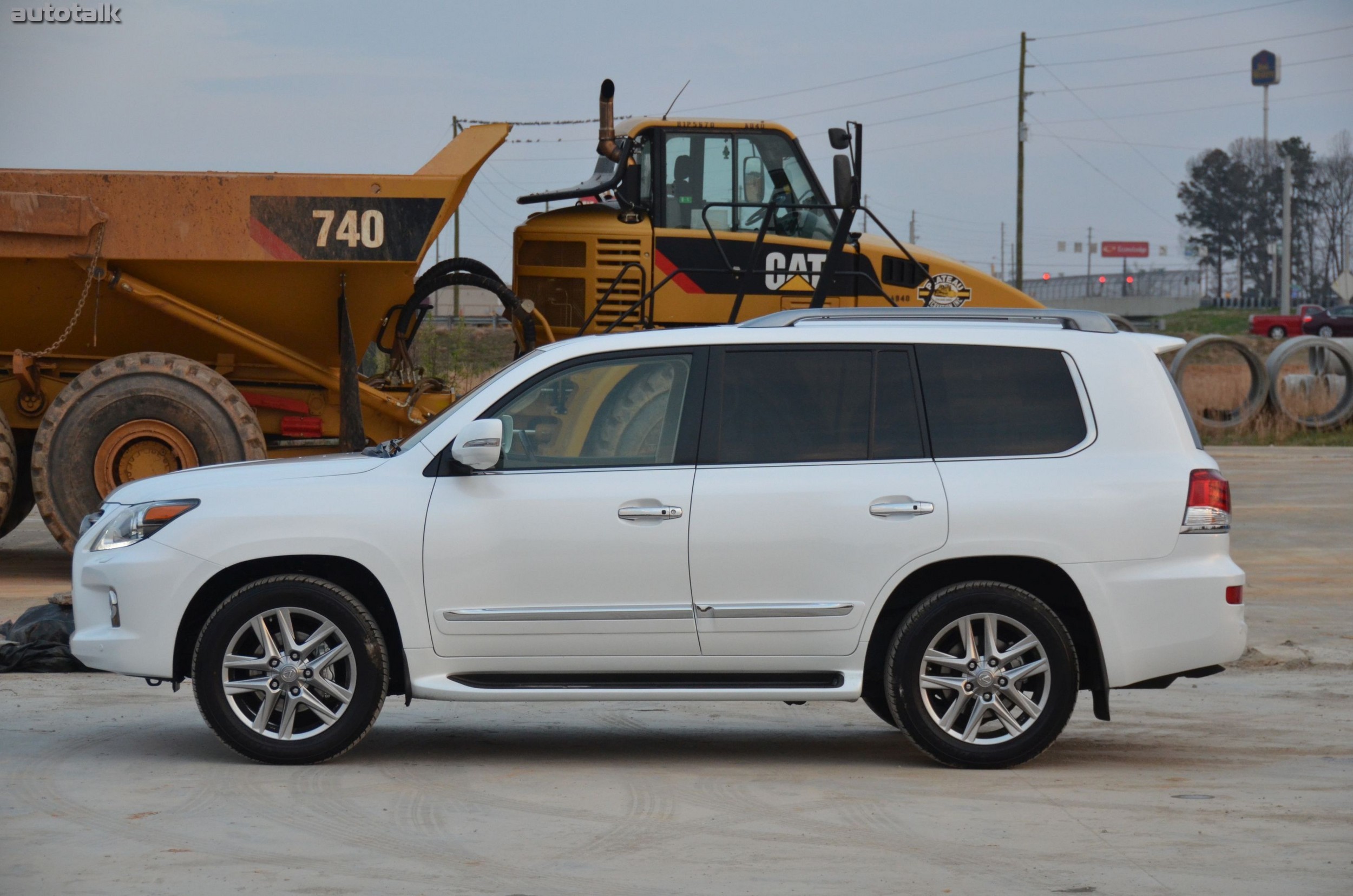 2014 Lexus LX 570 Review