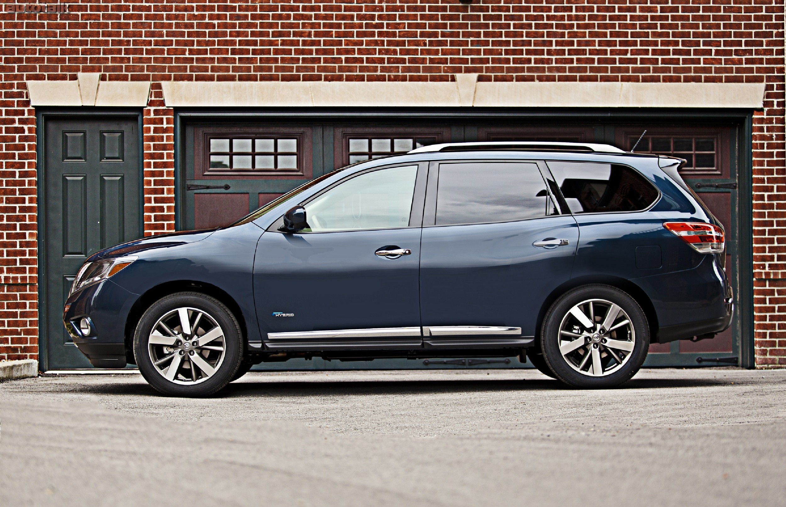 2014 Nissan Pathfinder Hybrid