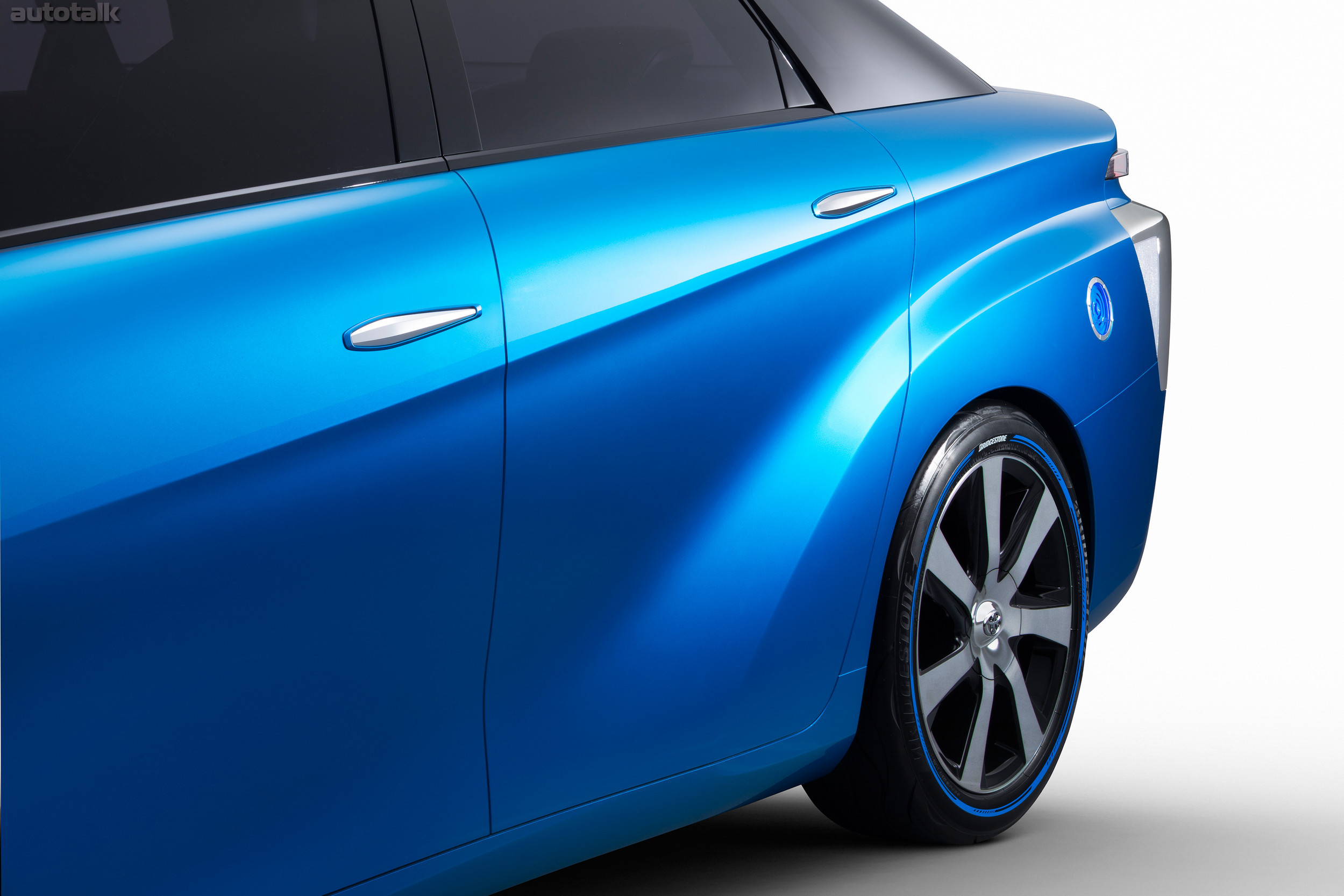 2014 Toyota Fuel Cell Vehicle Concept