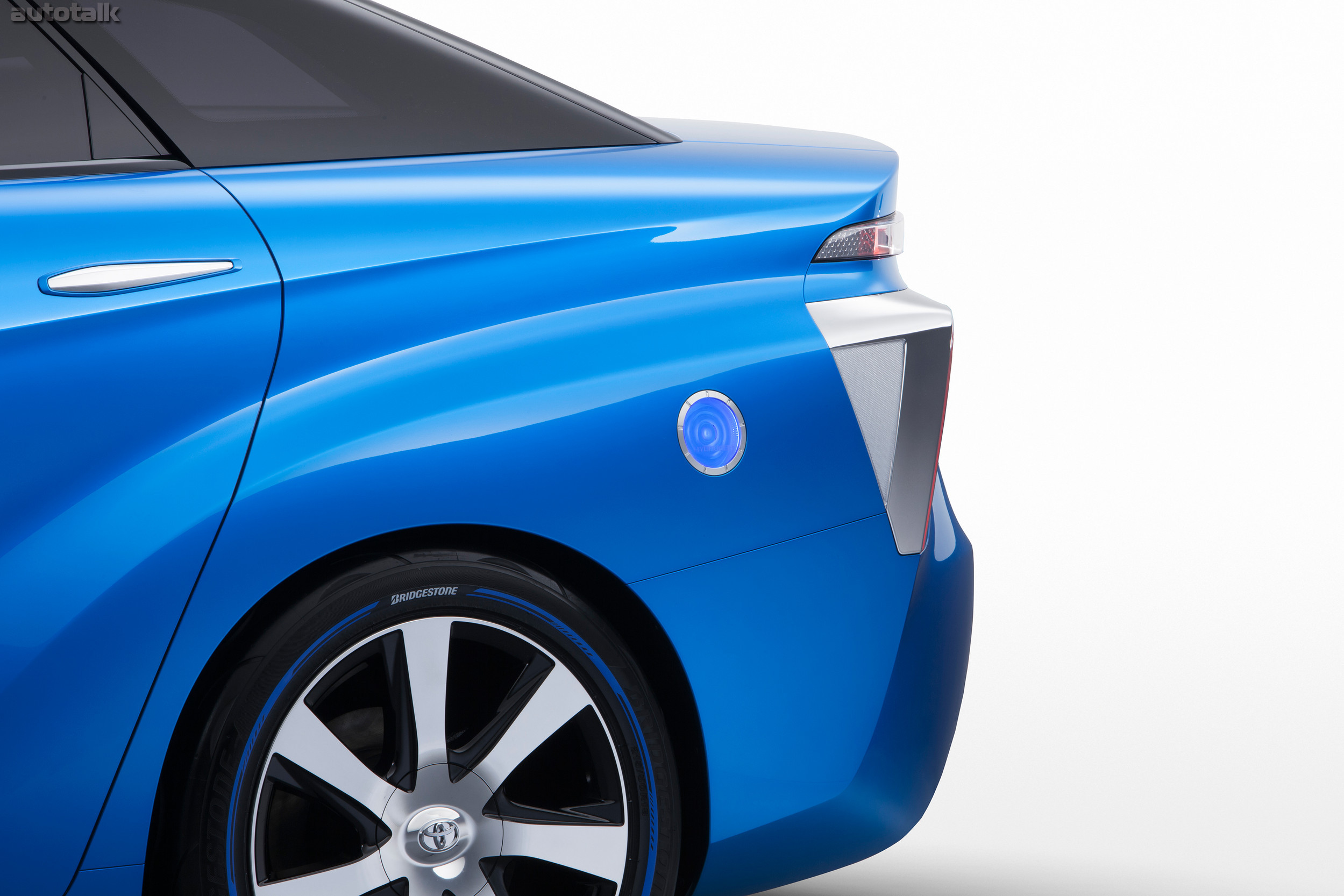 2014 Toyota Fuel Cell Vehicle Concept