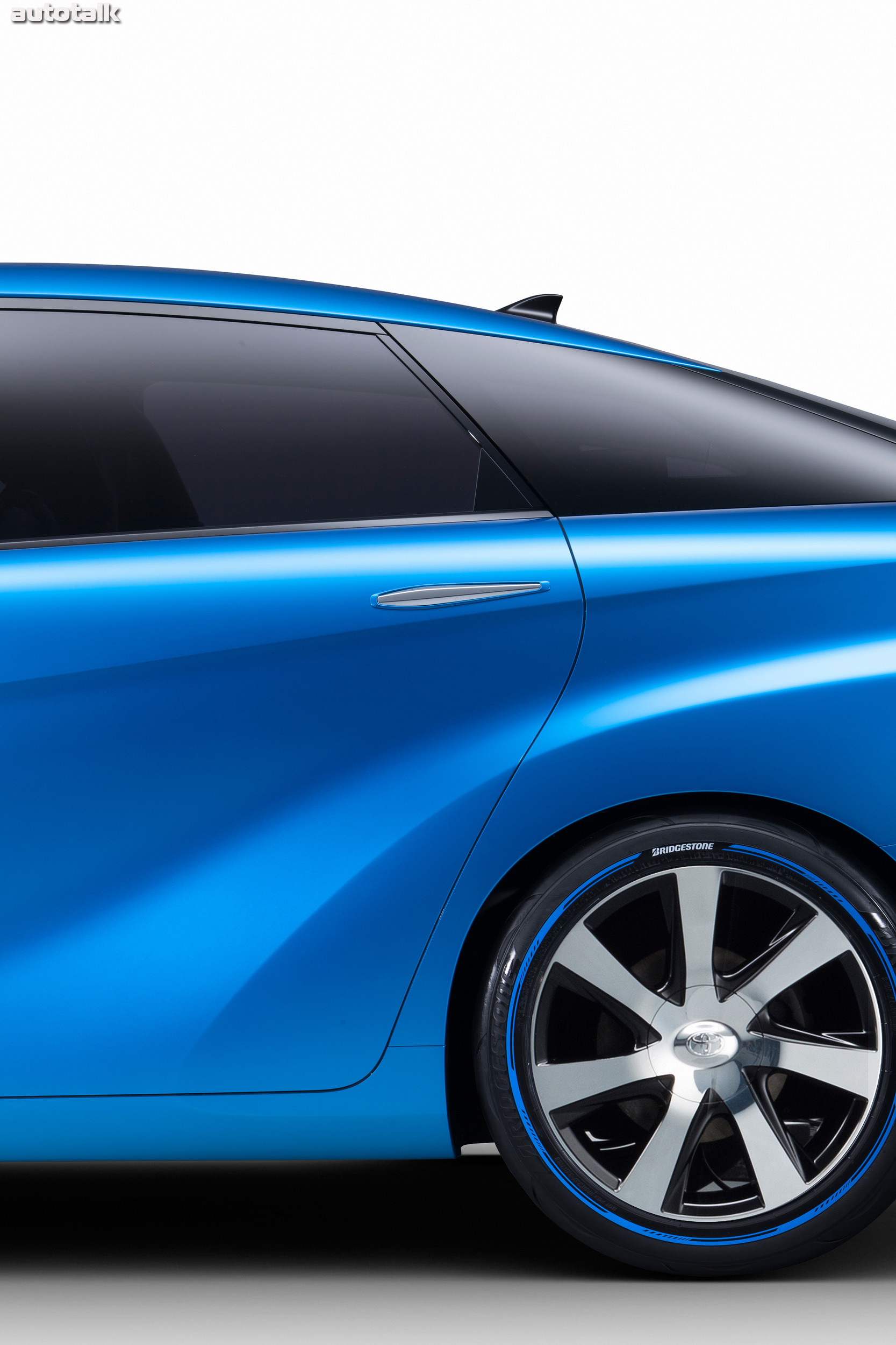 2014 Toyota Fuel Cell Vehicle Concept