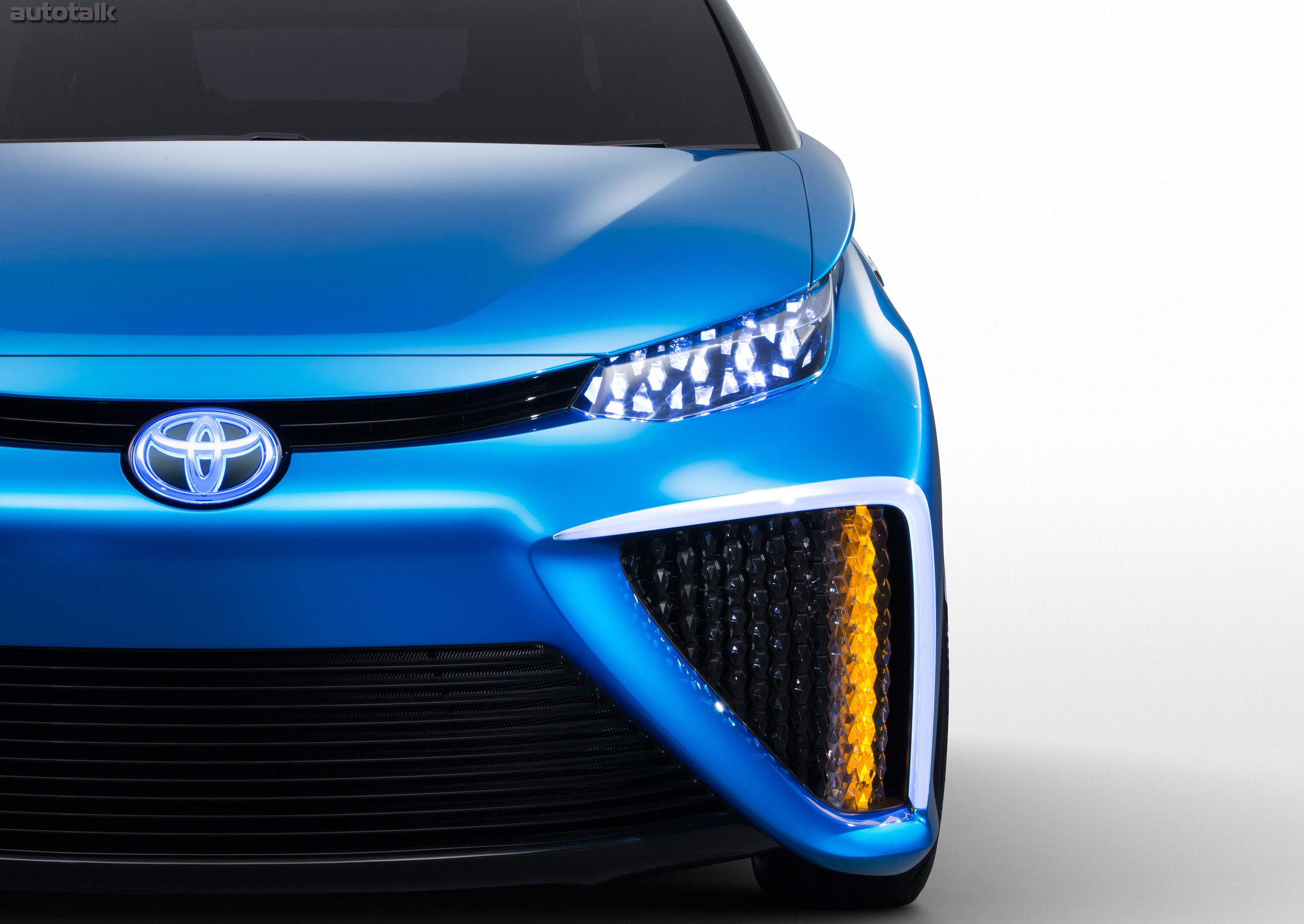 2014 Toyota Fuel Cell Vehicle Concept