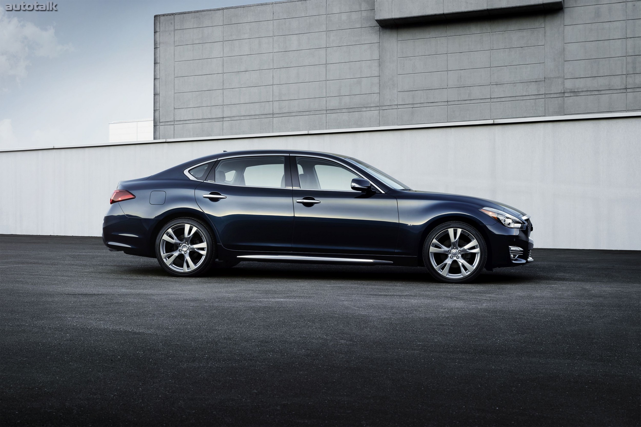 2015 Infiniti Q70L