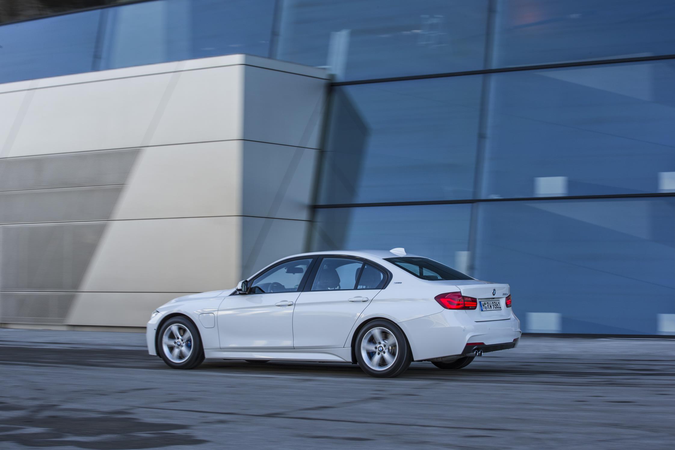2016 BMW 330e iPerformance
