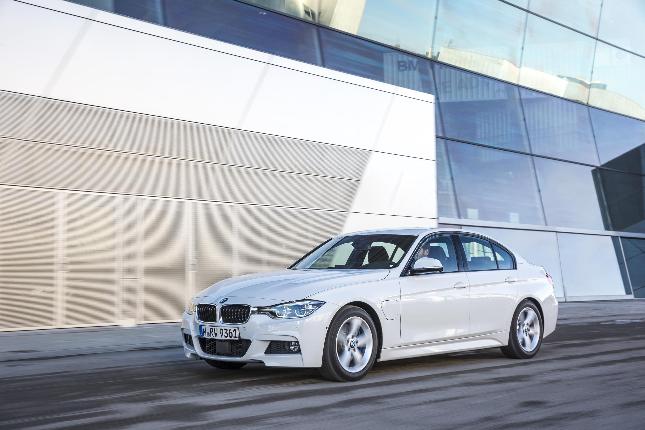 2016 BMW 330e iPerformance