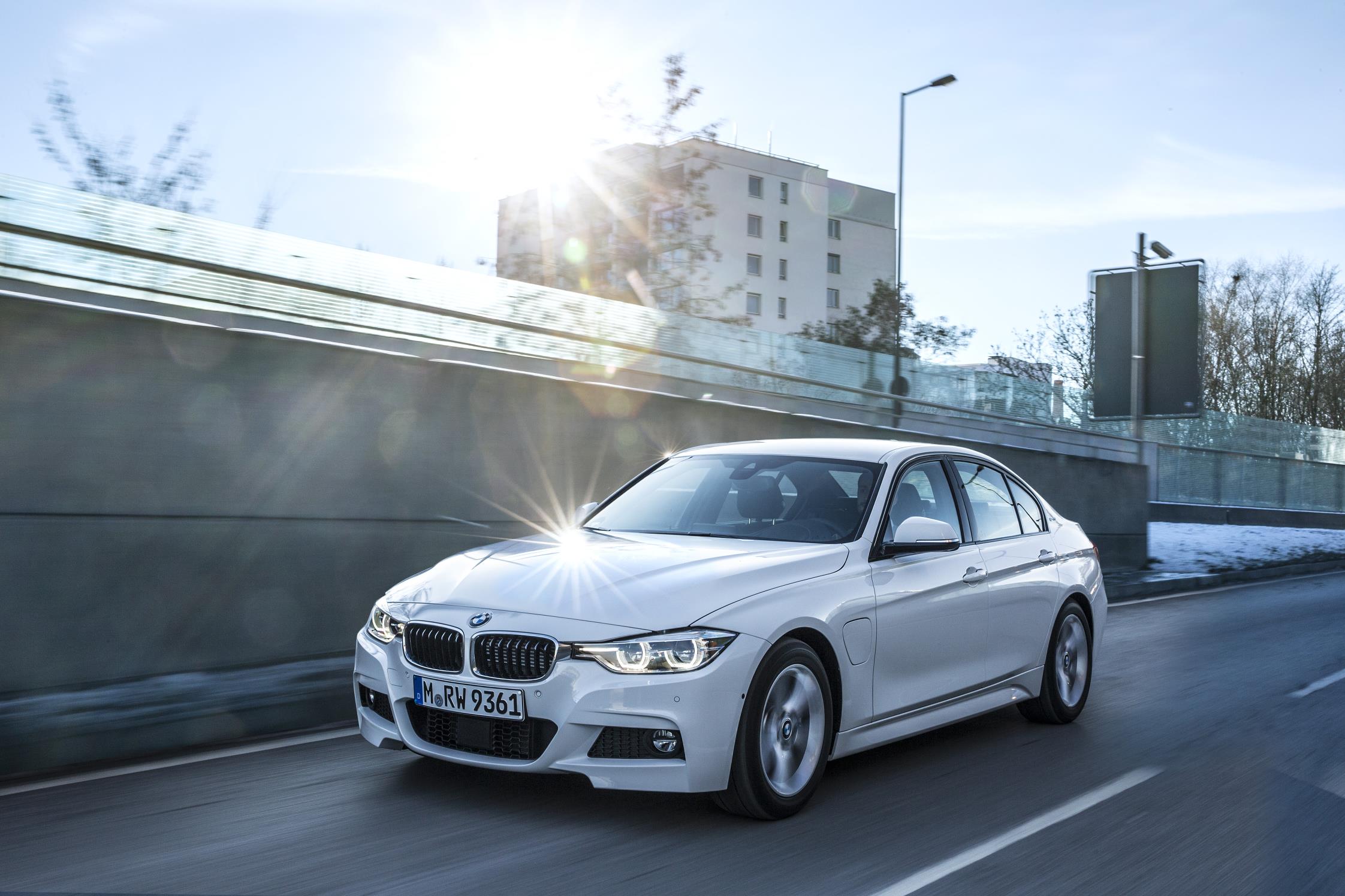 2016 BMW 330e iPerformance