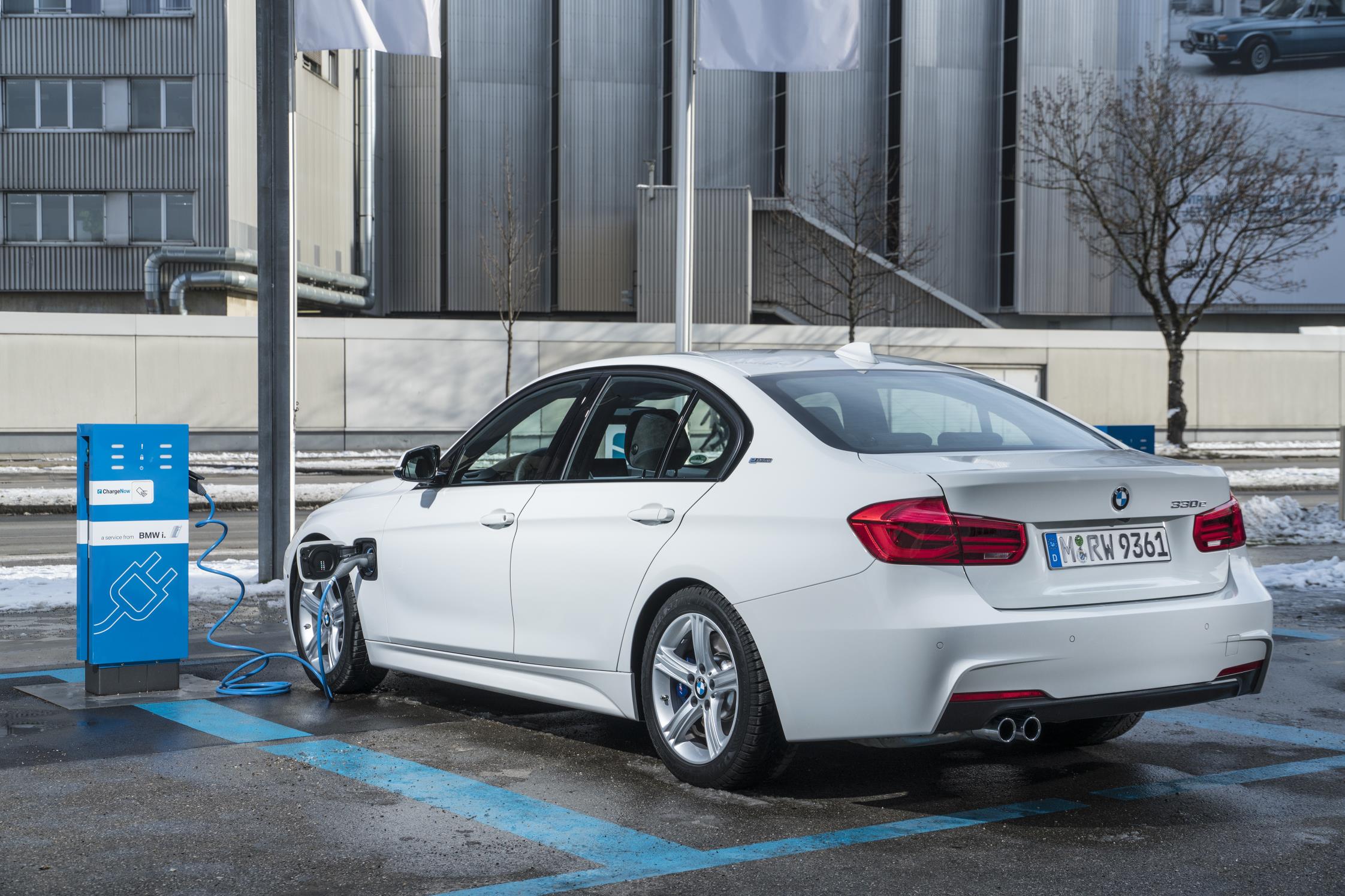 2016 BMW 330e iPerformance
