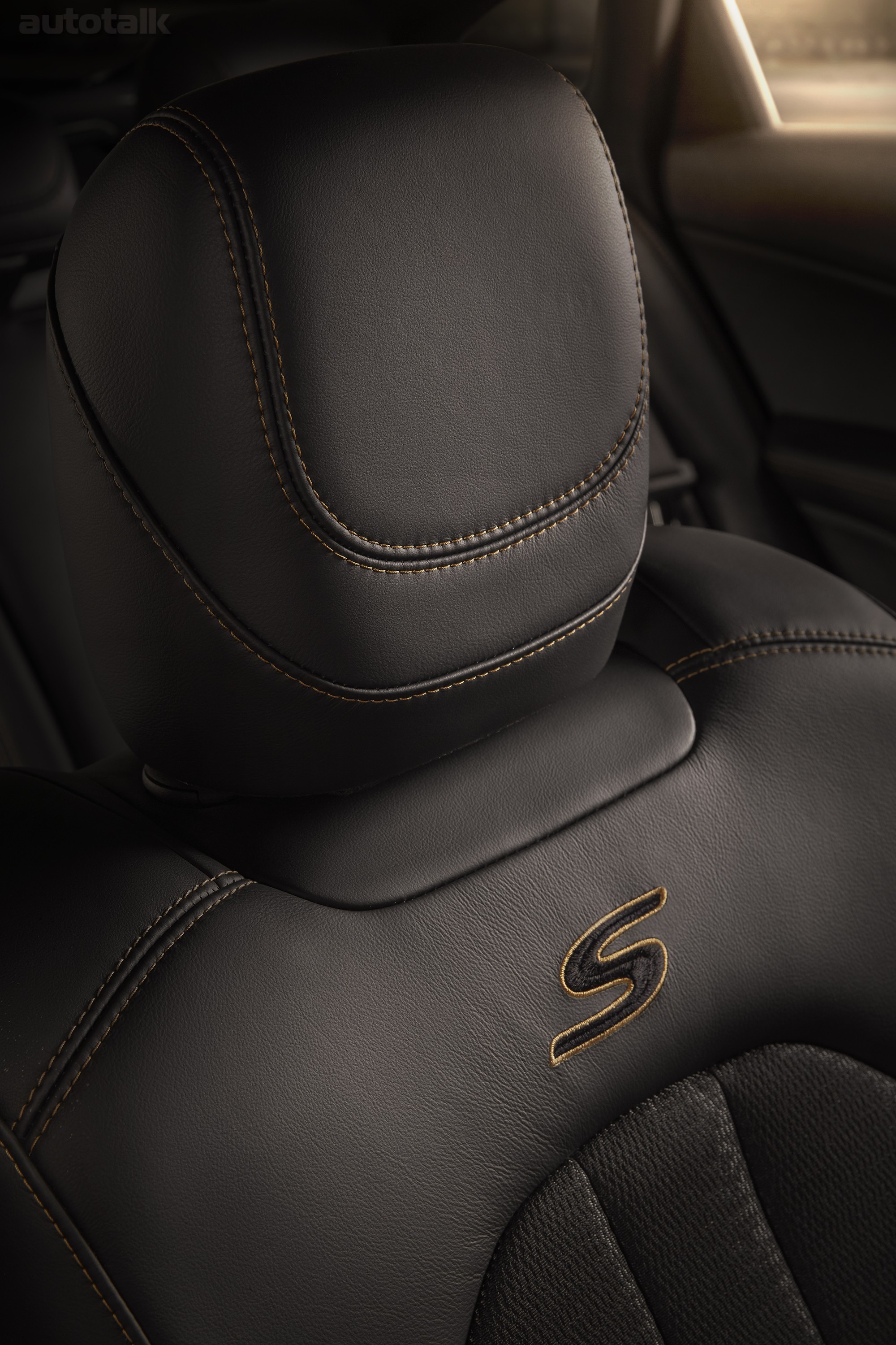 2016 Chrysler 200S Alloy Edition