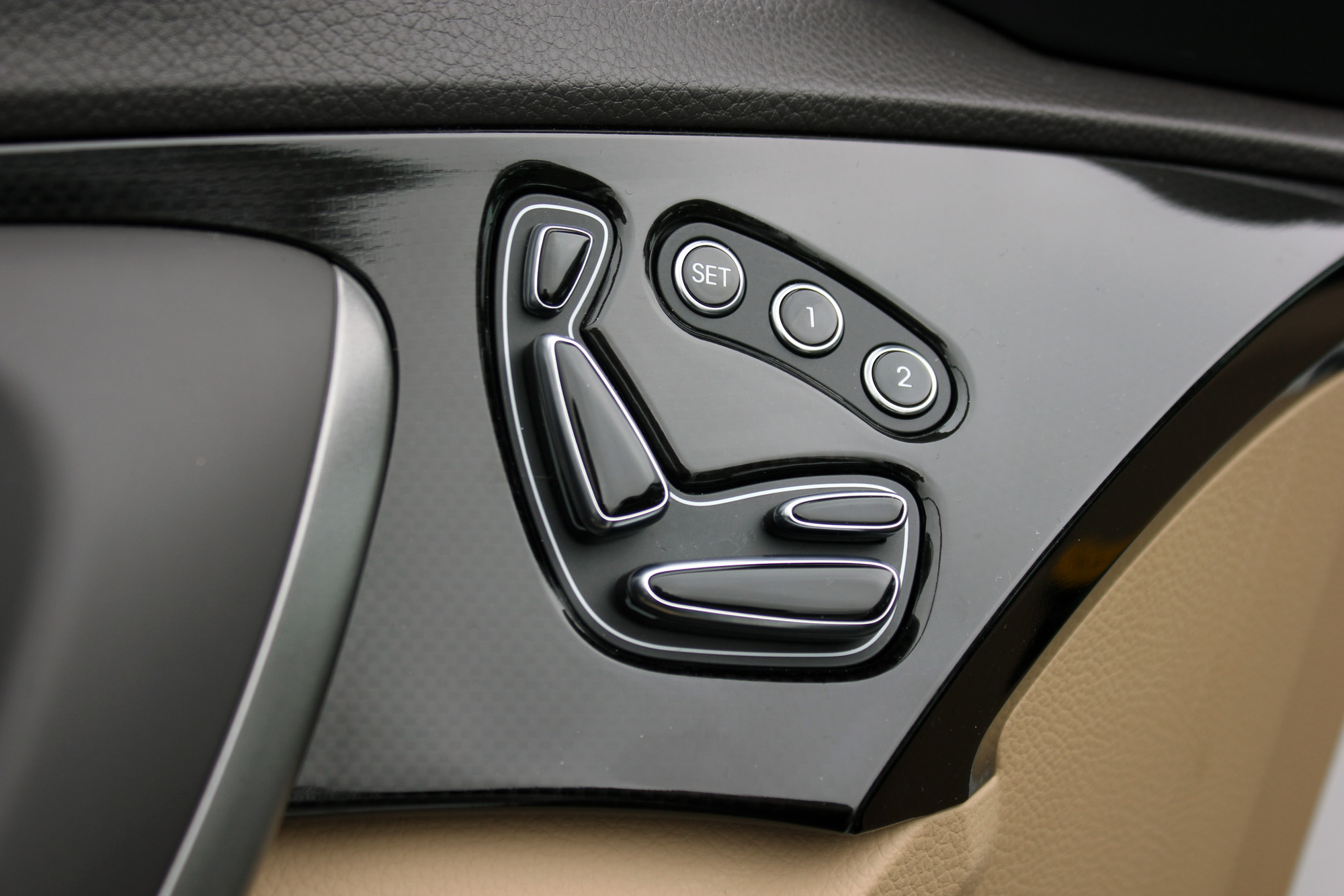 2016 Hyundai Azera Limited Review