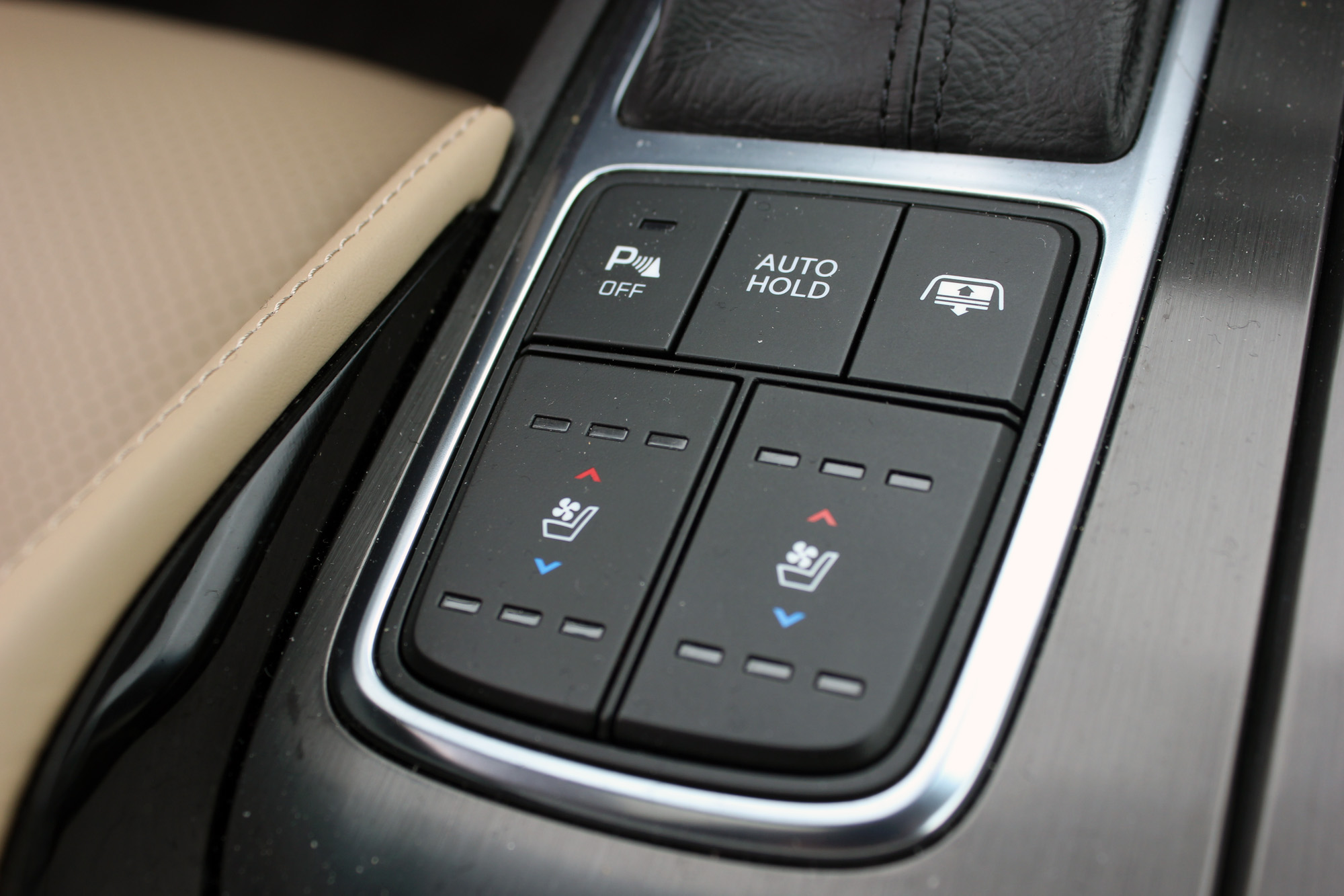 2016 Hyundai Azera Limited Review