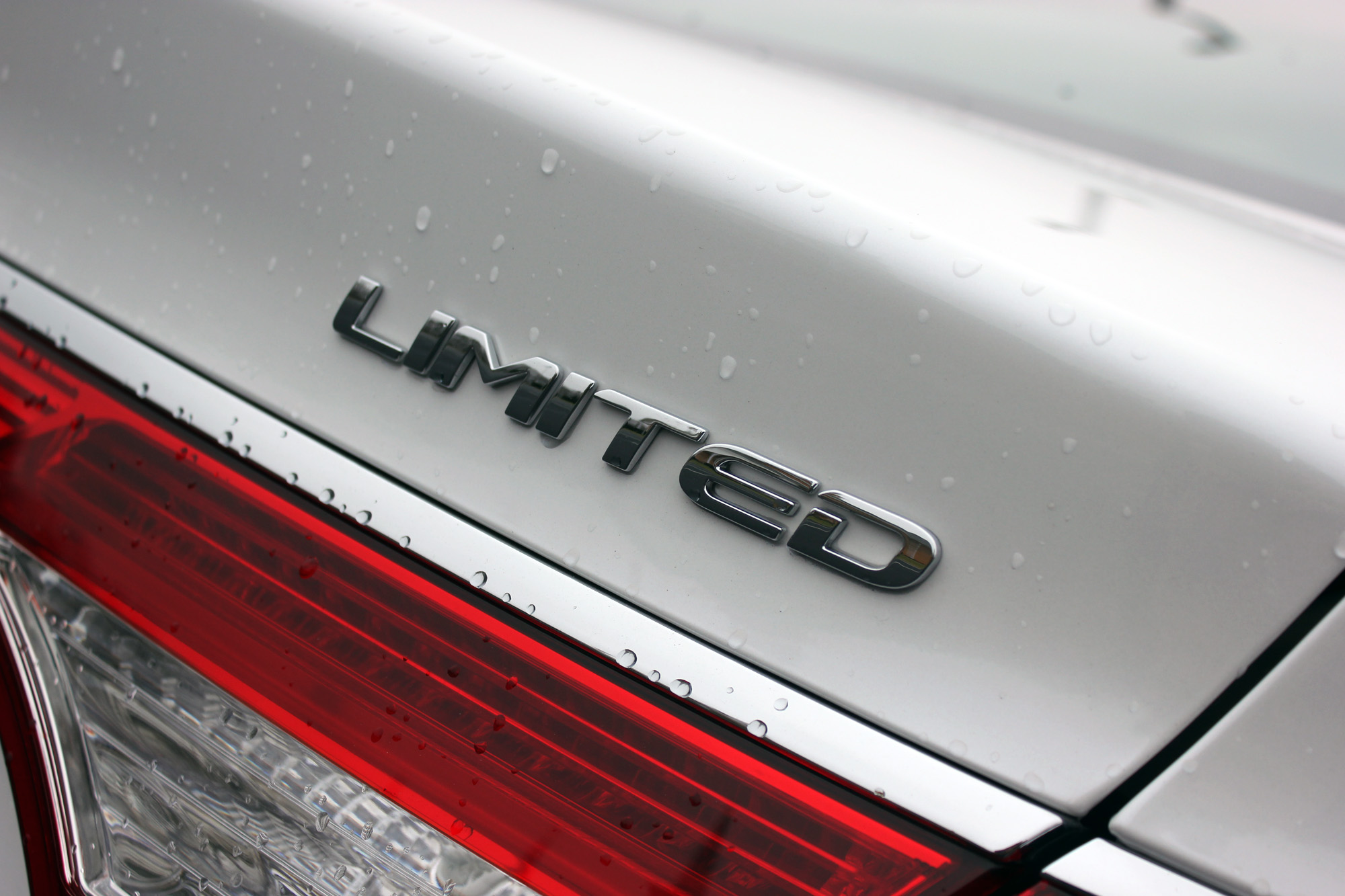 2016 Hyundai Azera Limited Review