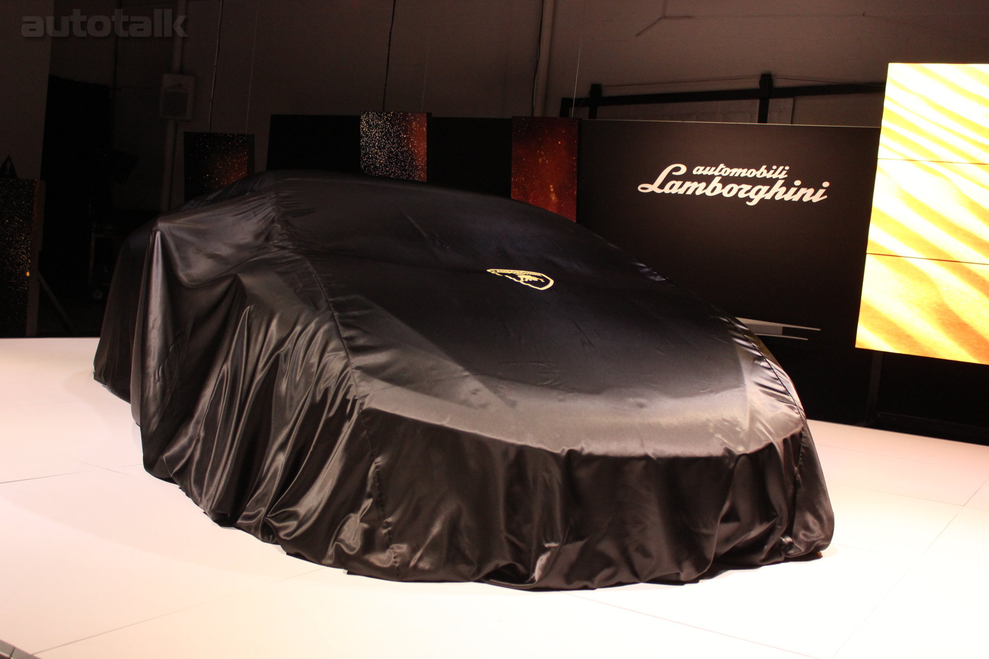 2016 Lamborghini Huracan LP 580-2 Reveal