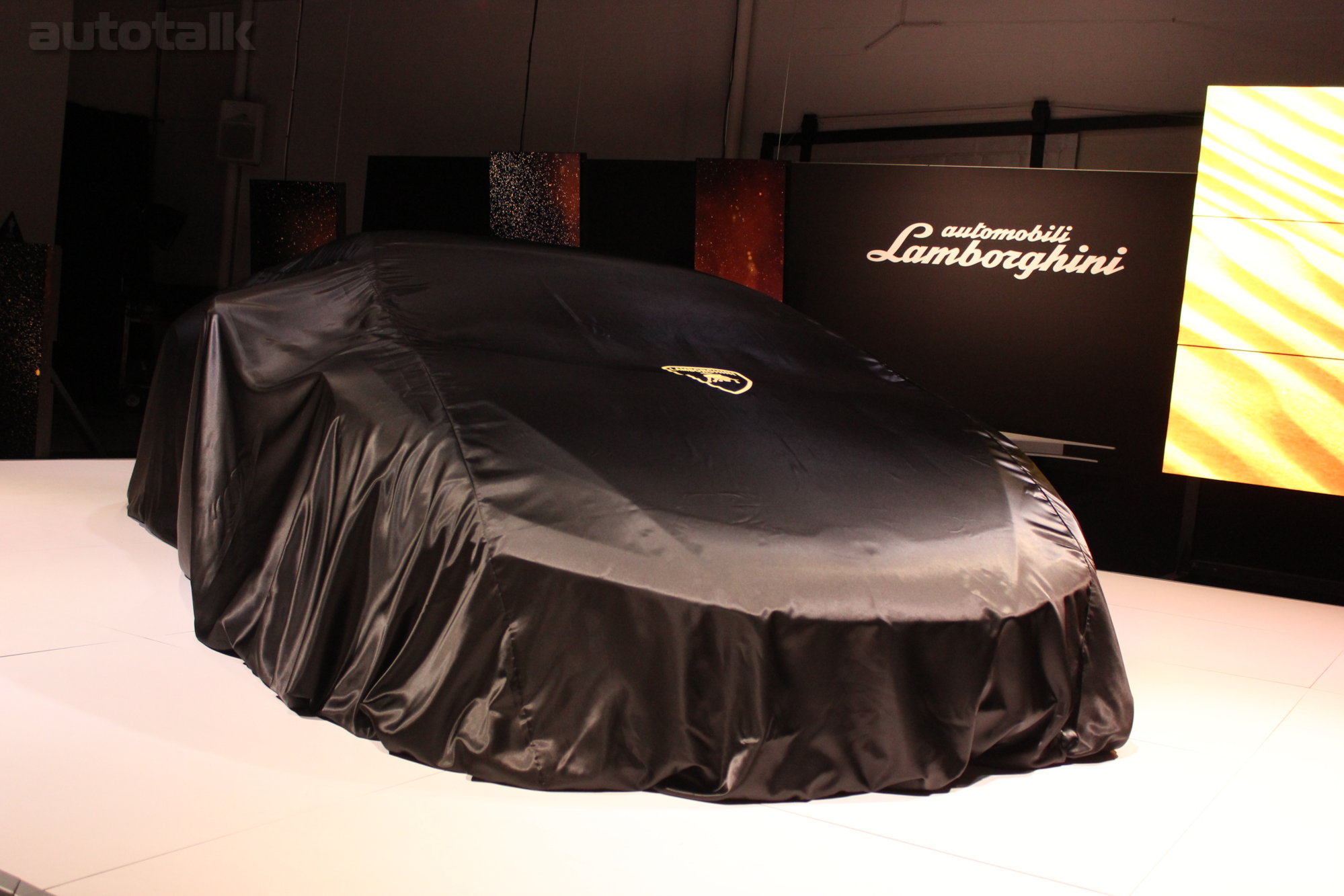 2016 Lamborghini Huracan LP 580-2 Reveal