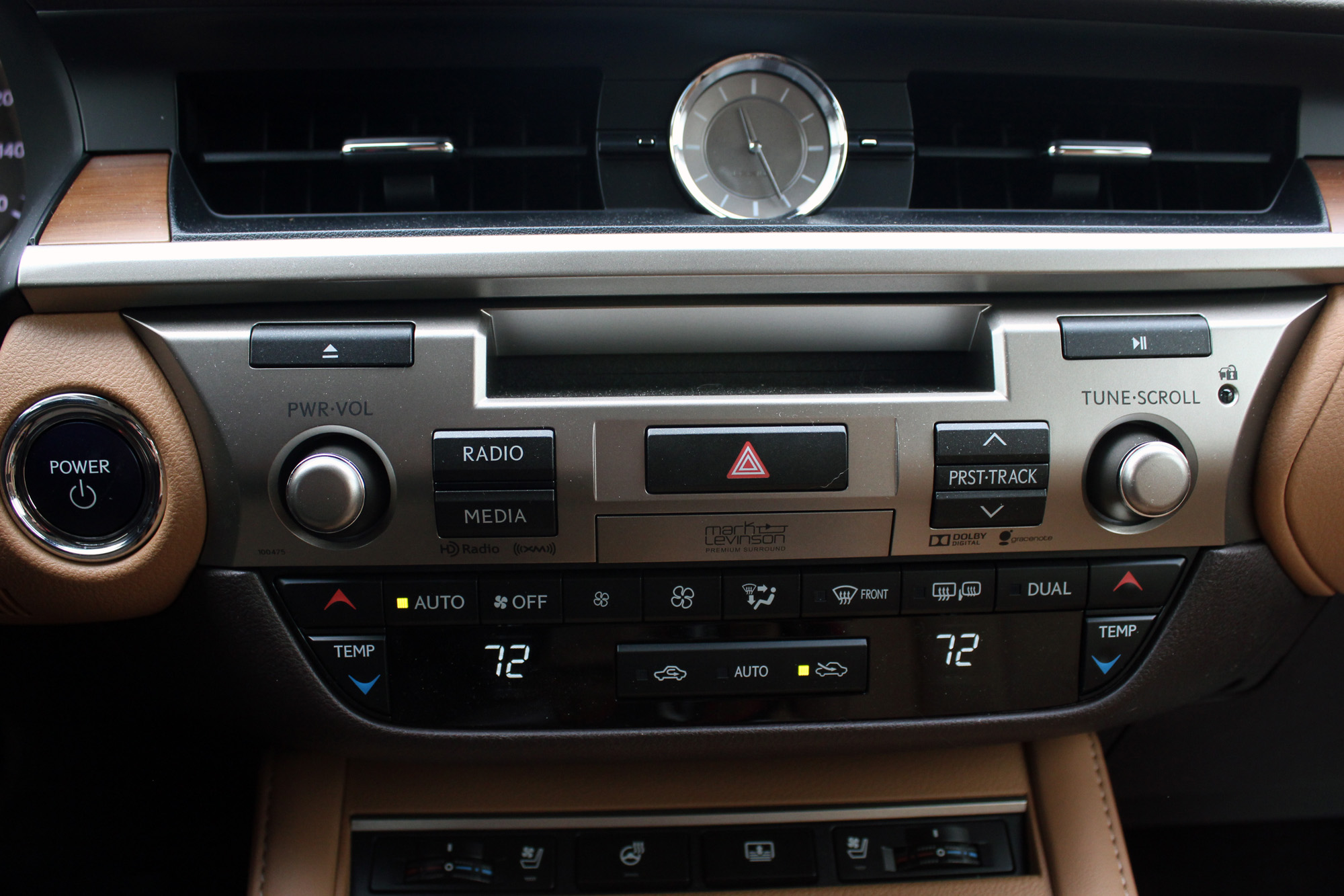 2016 Lexus ES 300h Review