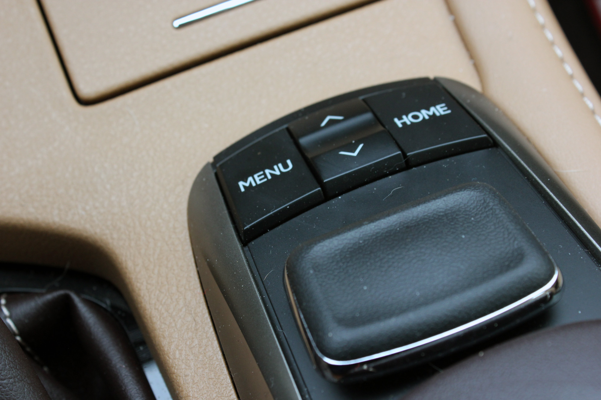 2016 Lexus ES 300h Review