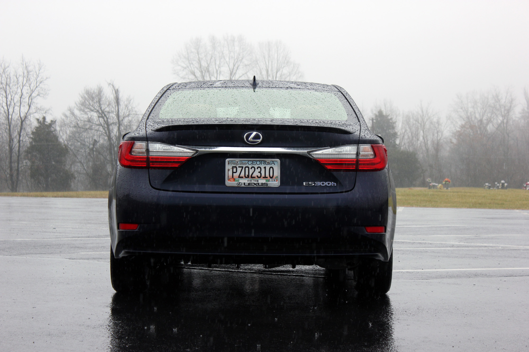 2016 Lexus ES 300h Review