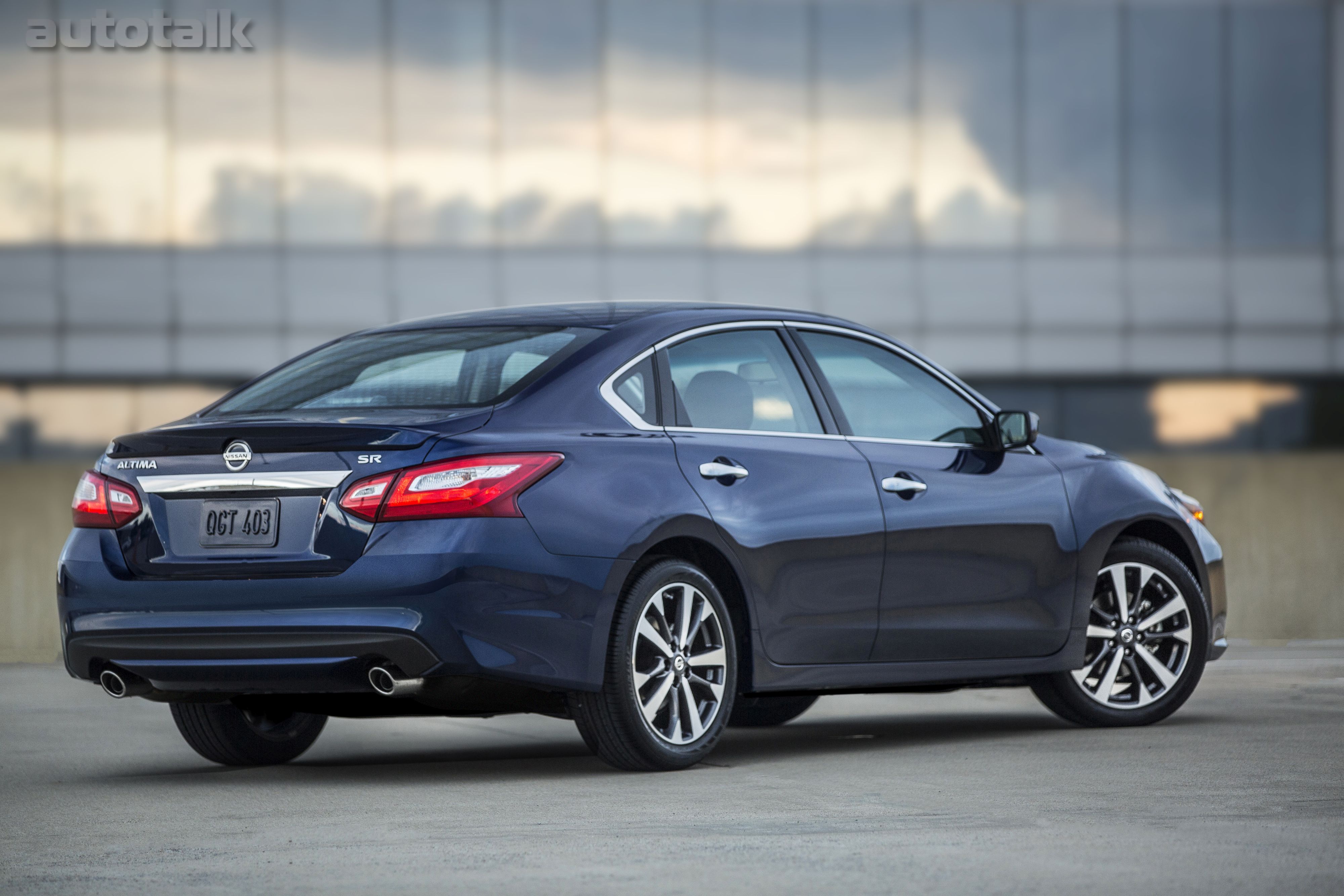 2016 Nissan Altima Pictures