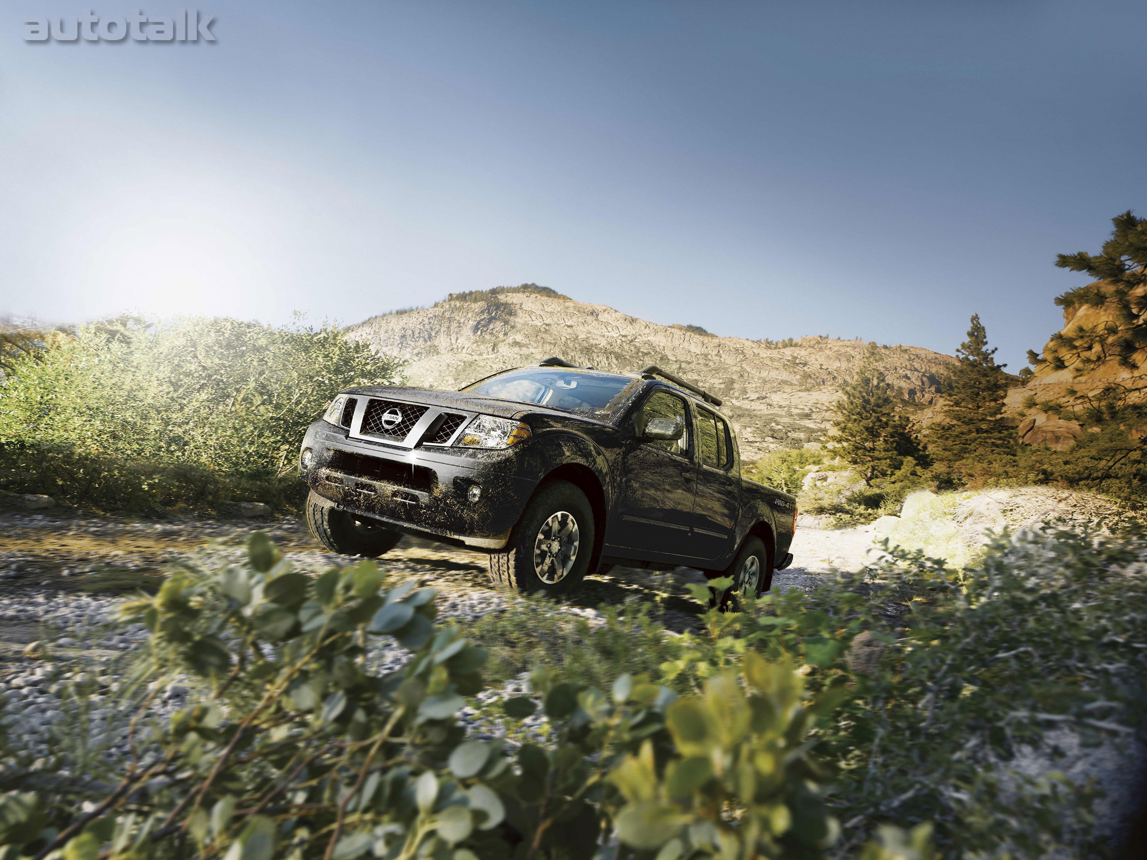 2016 Nissan Frontier Pictures