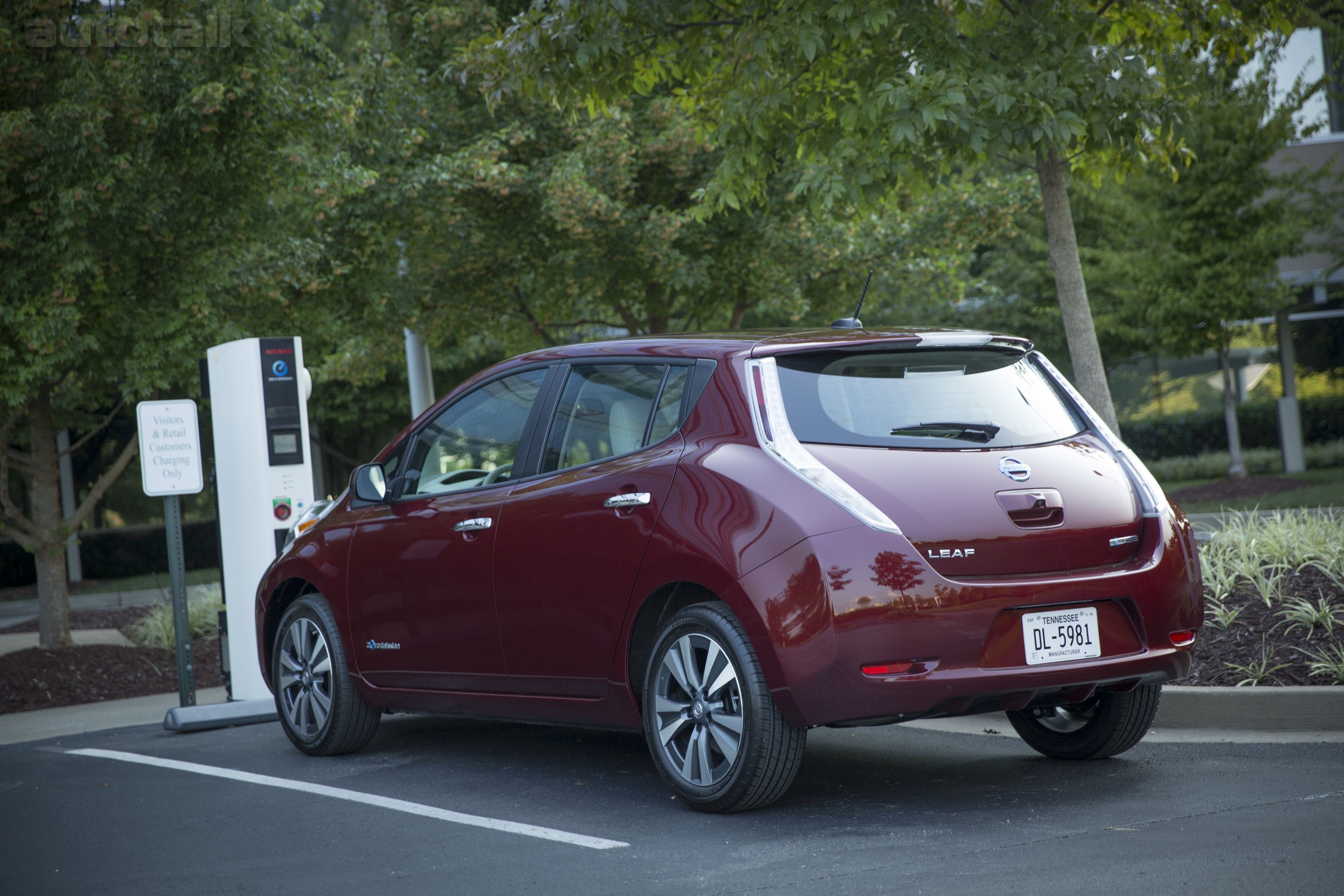 2016 Nissan LEAF
