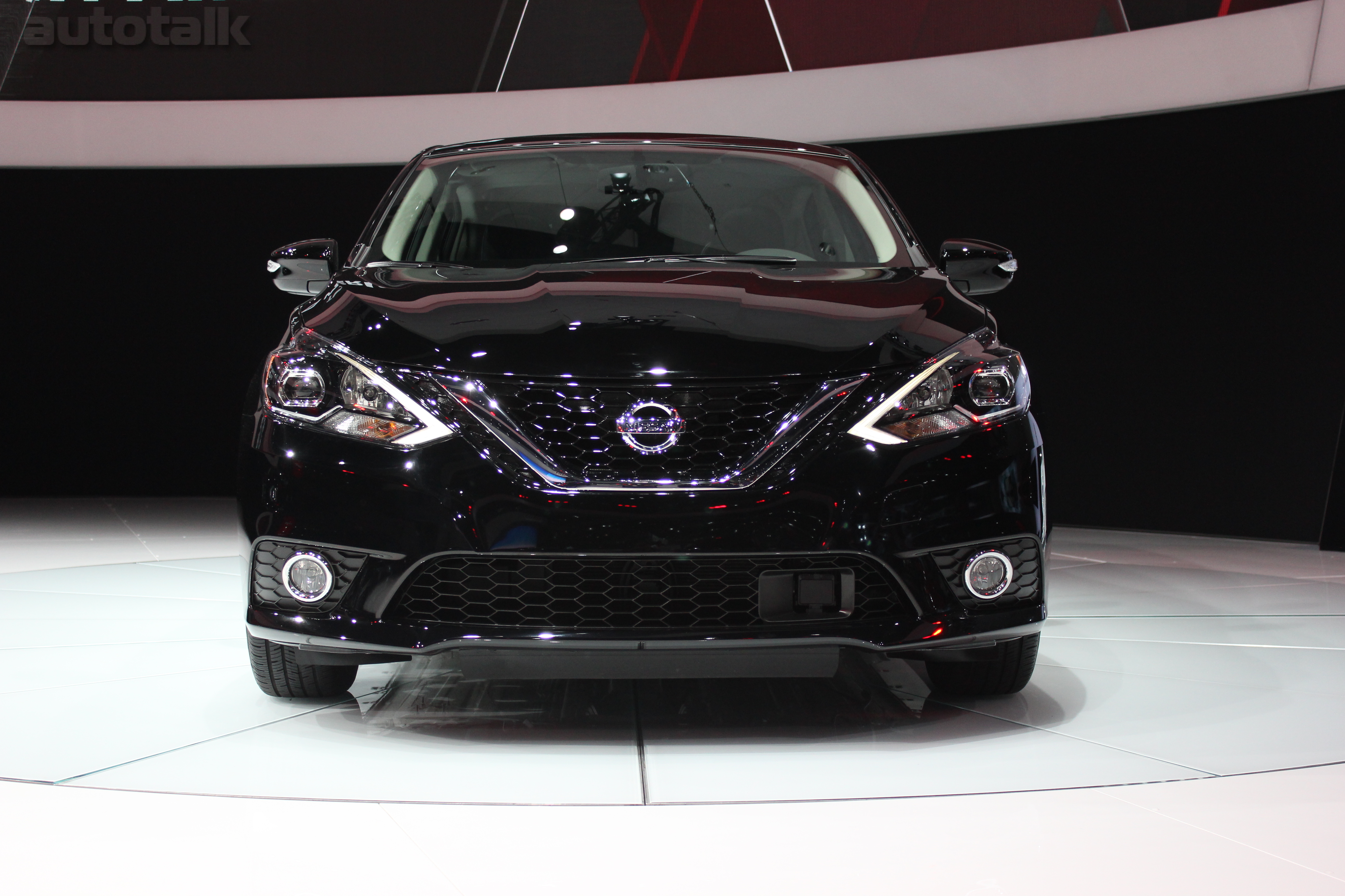 2016 Nissan Sentra (5)