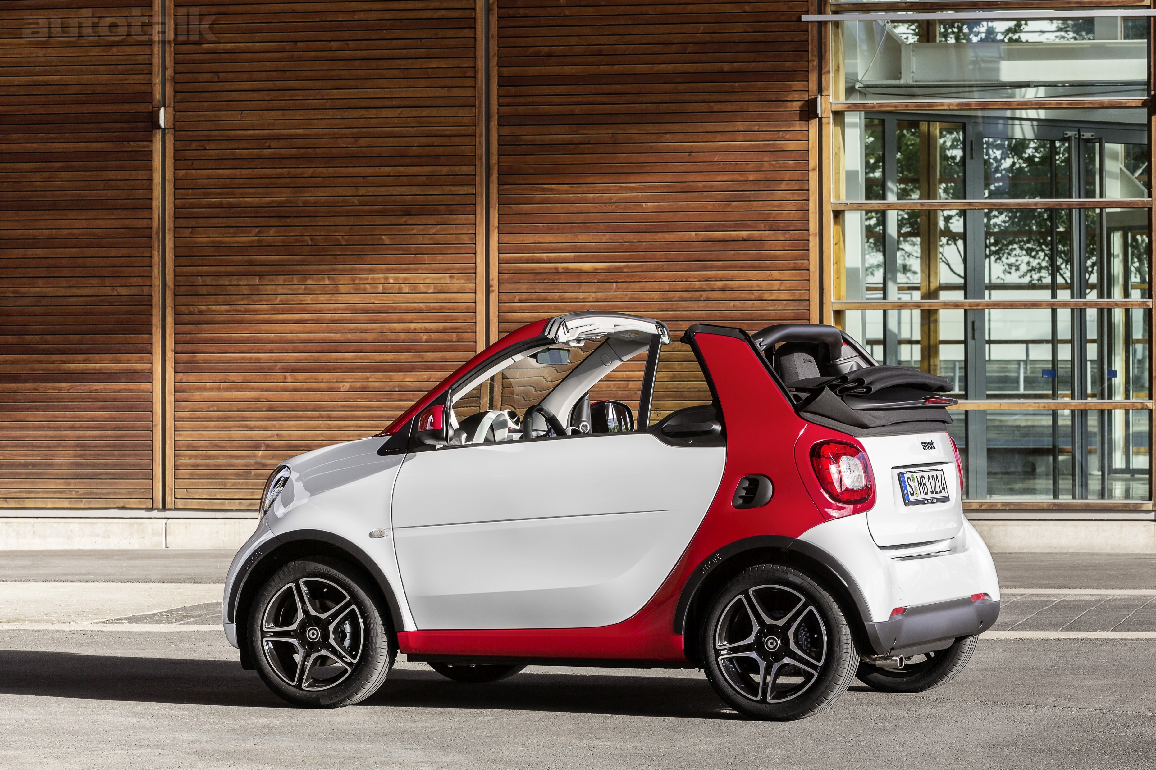 2016 smart fortwo cabrio, passion, white / jupiter red