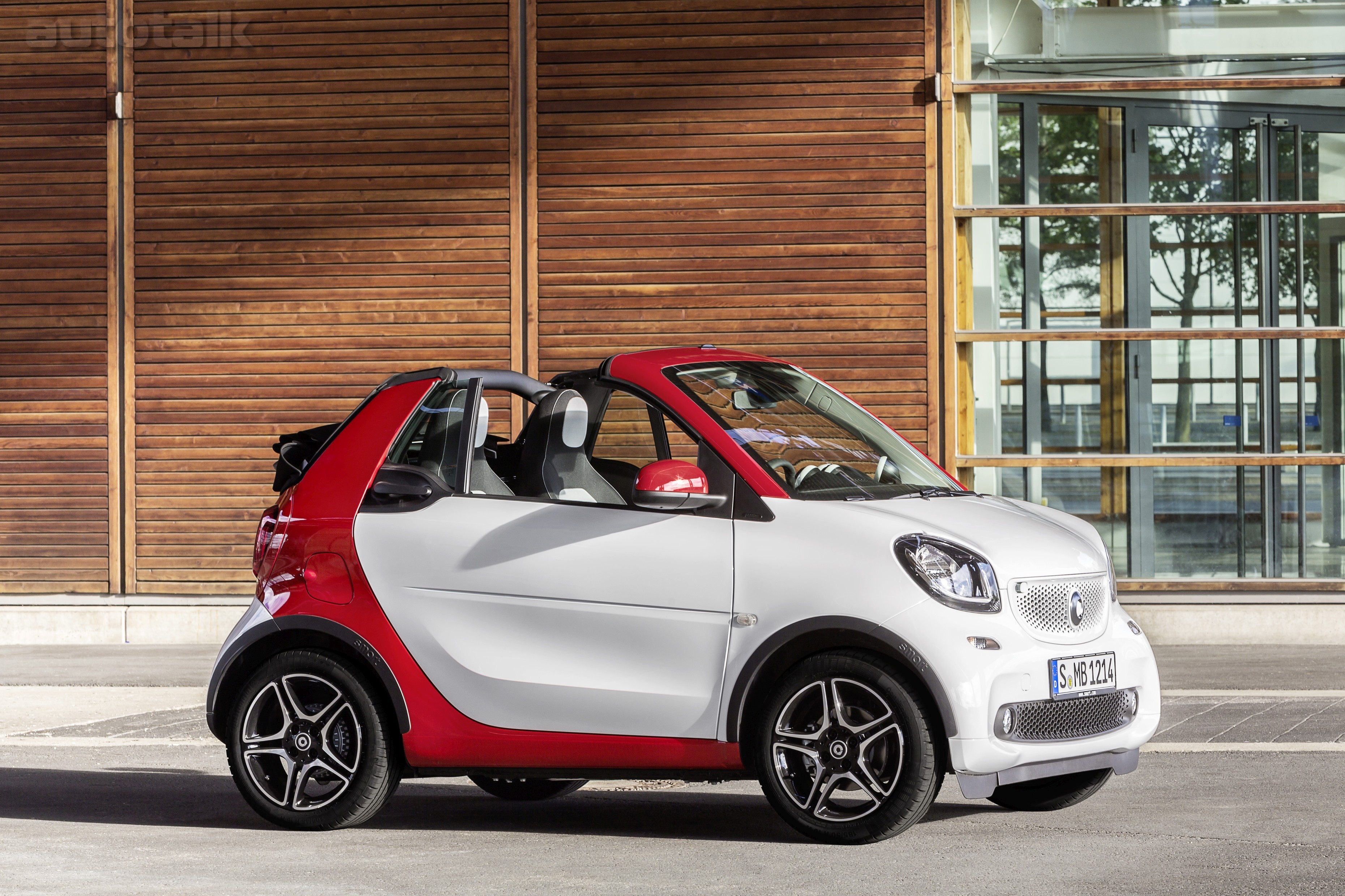 2016 smart fortwo cabrio, passion, white / jupiter red