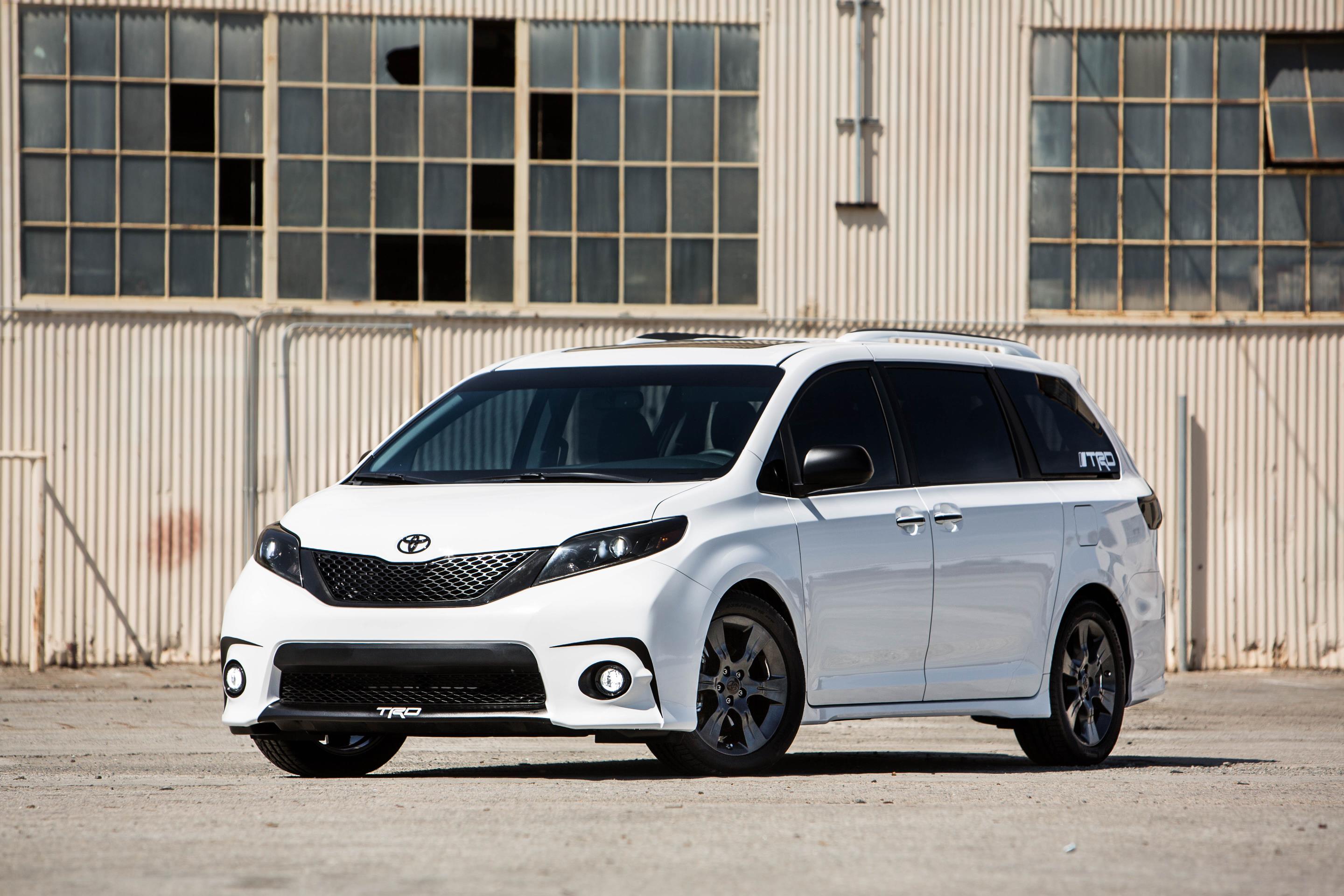 2016 Toyota Sienna “One Lap Of America”