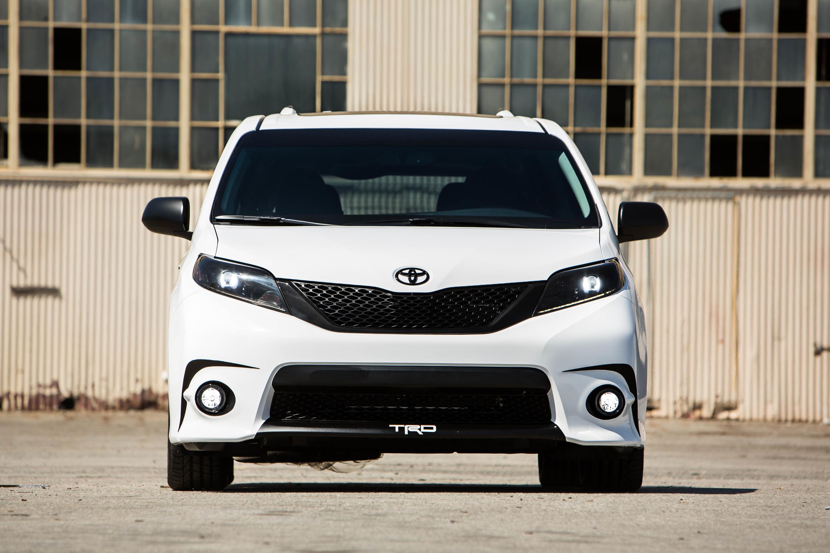 2016 Toyota Sienna “One Lap Of America”