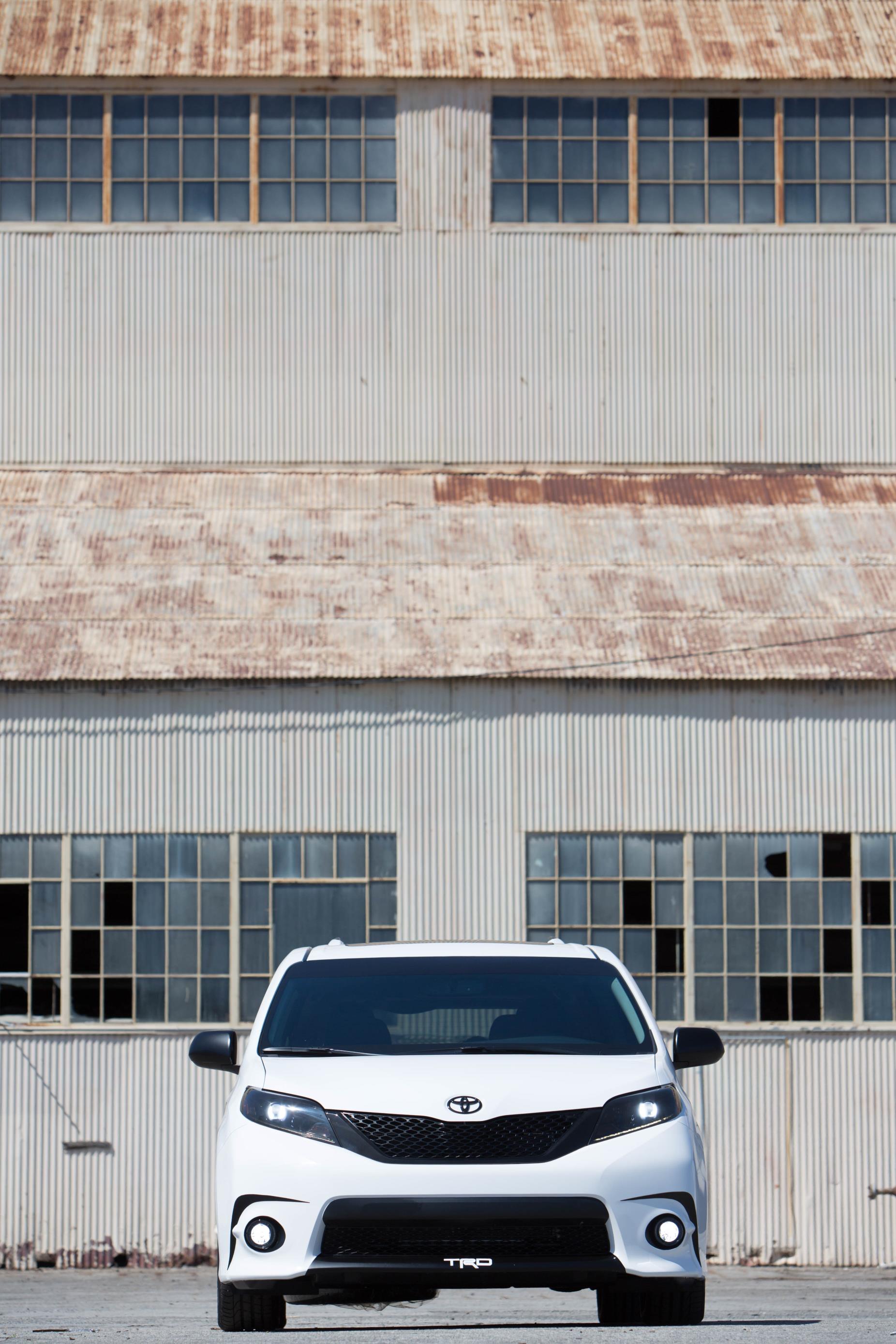2016 Toyota Sienna “One Lap Of America”