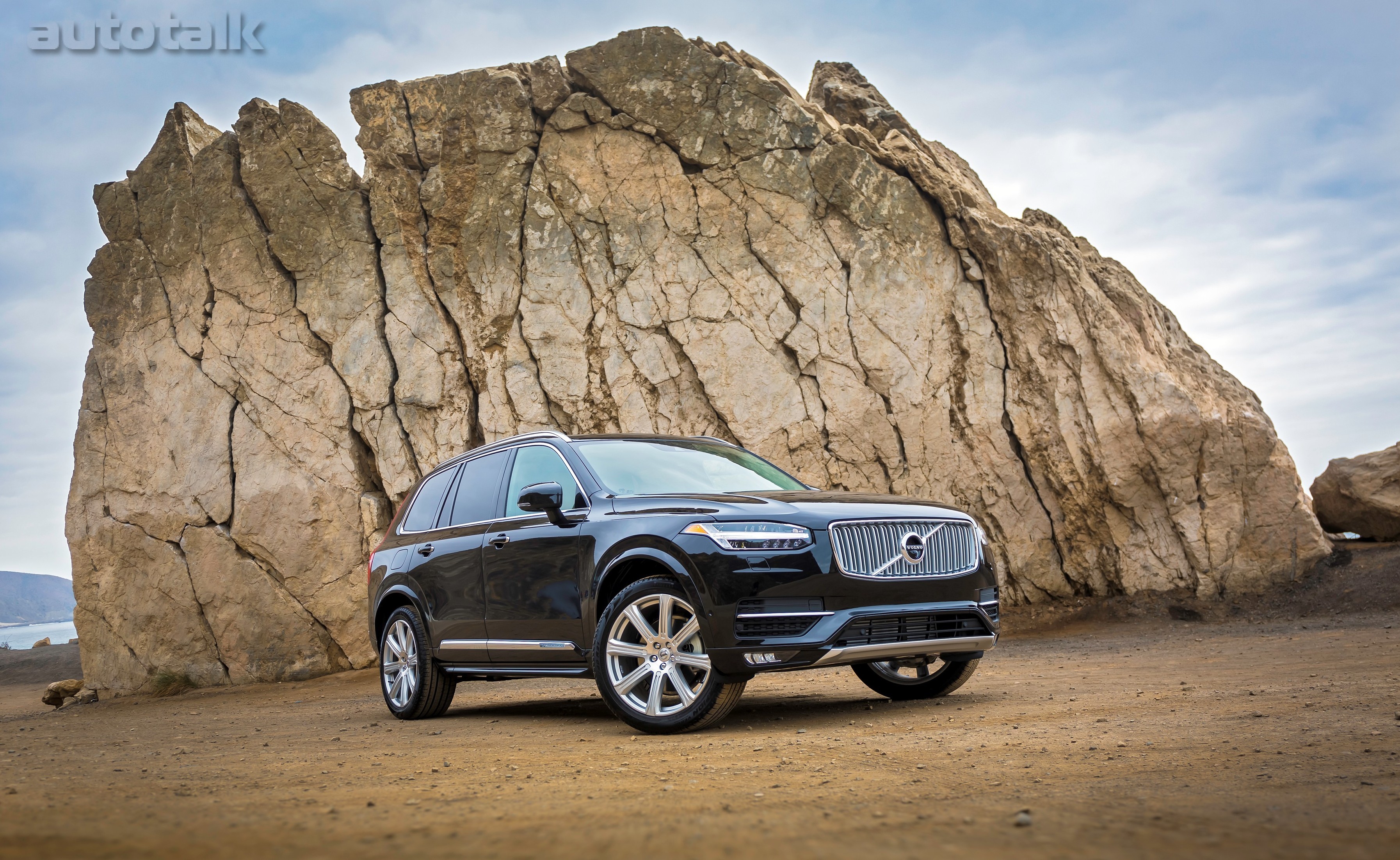 2016 Volvo XC90 T6 exterior