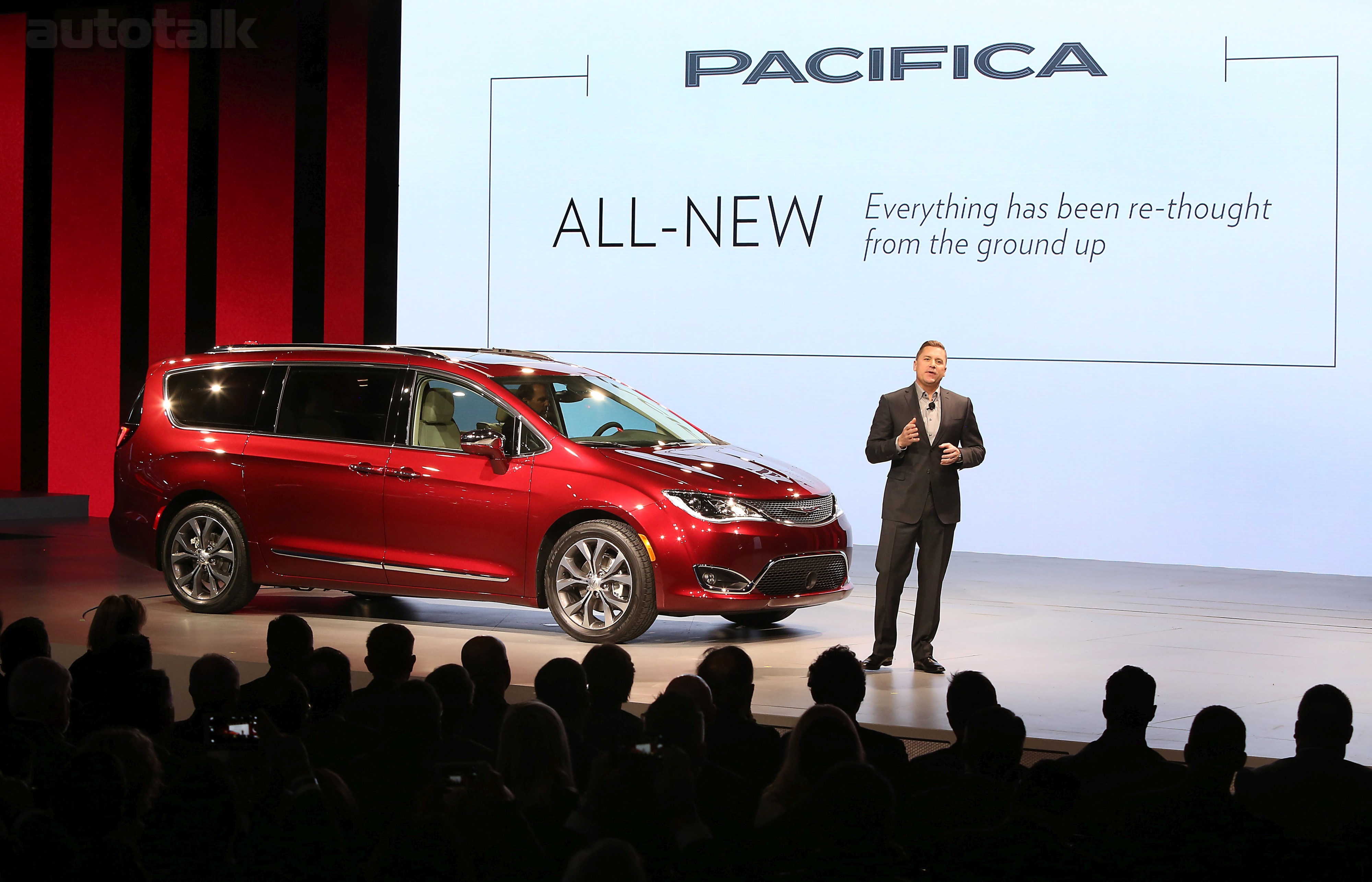 2017 Chrysler Pacifica at the 2016 Detroit Auto Show NAIAS