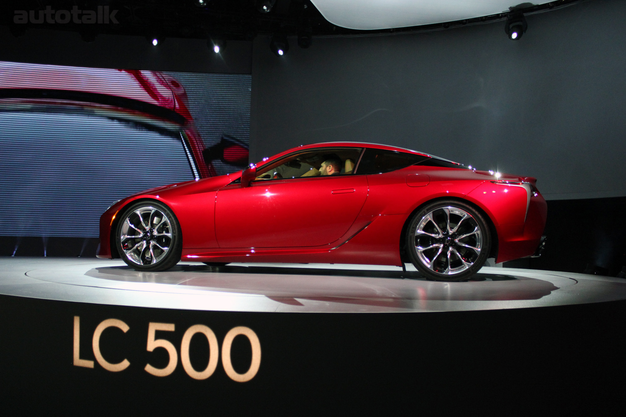 2017 Lexus LC 500 Reveal