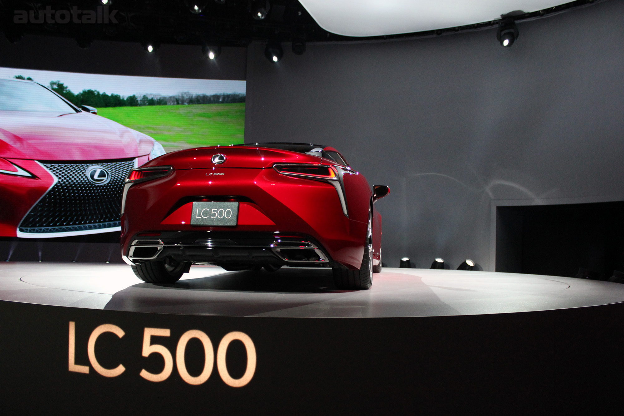 2017 Lexus LC 500 Reveal