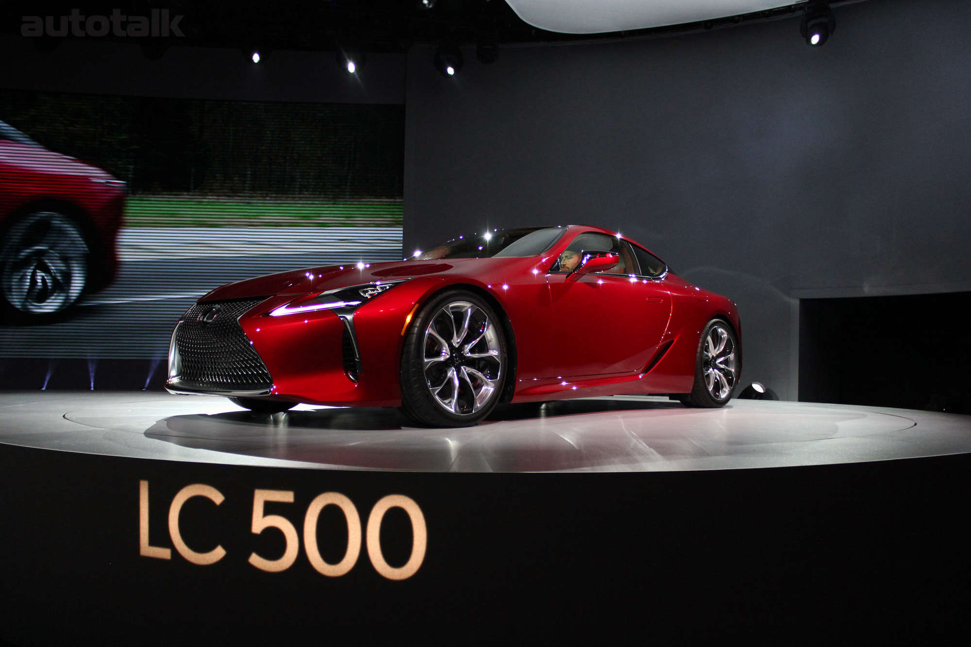 2017 Lexus LC 500 Reveal
