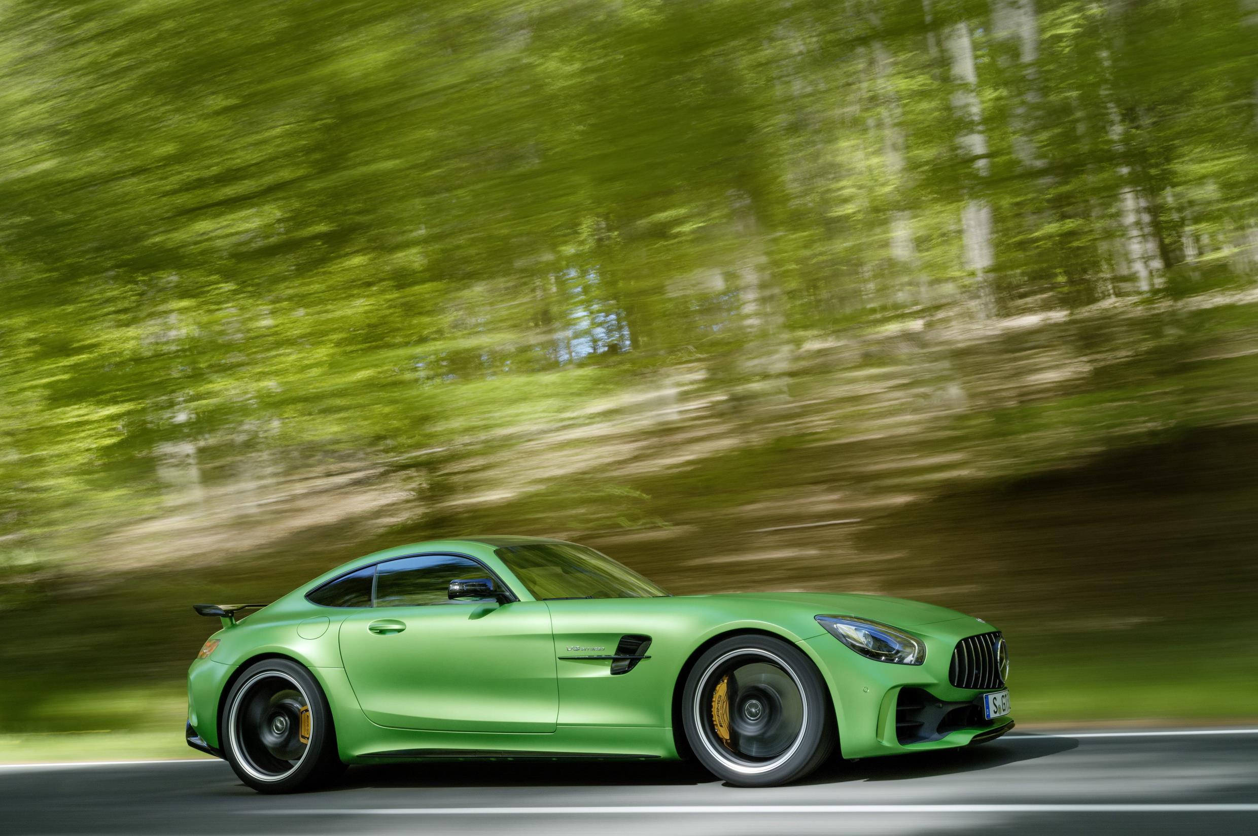 2017 Mercedes-AMG GT R