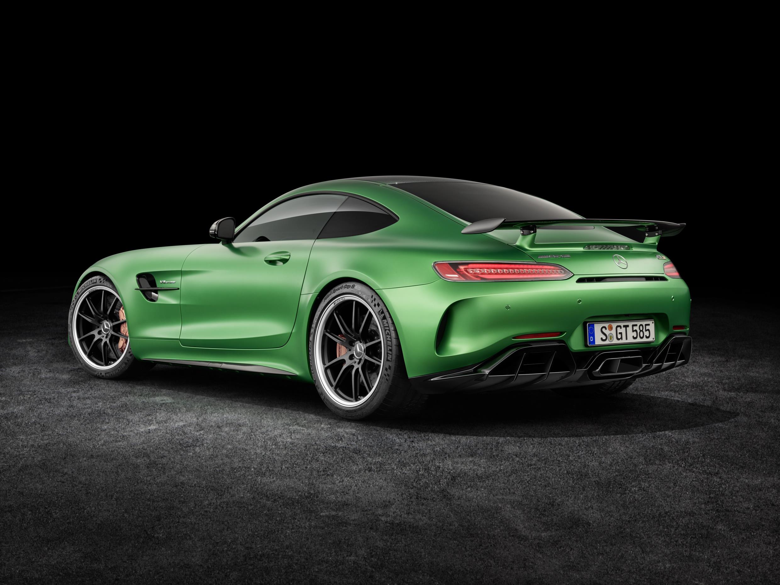 2017 Mercedes-AMG GT R