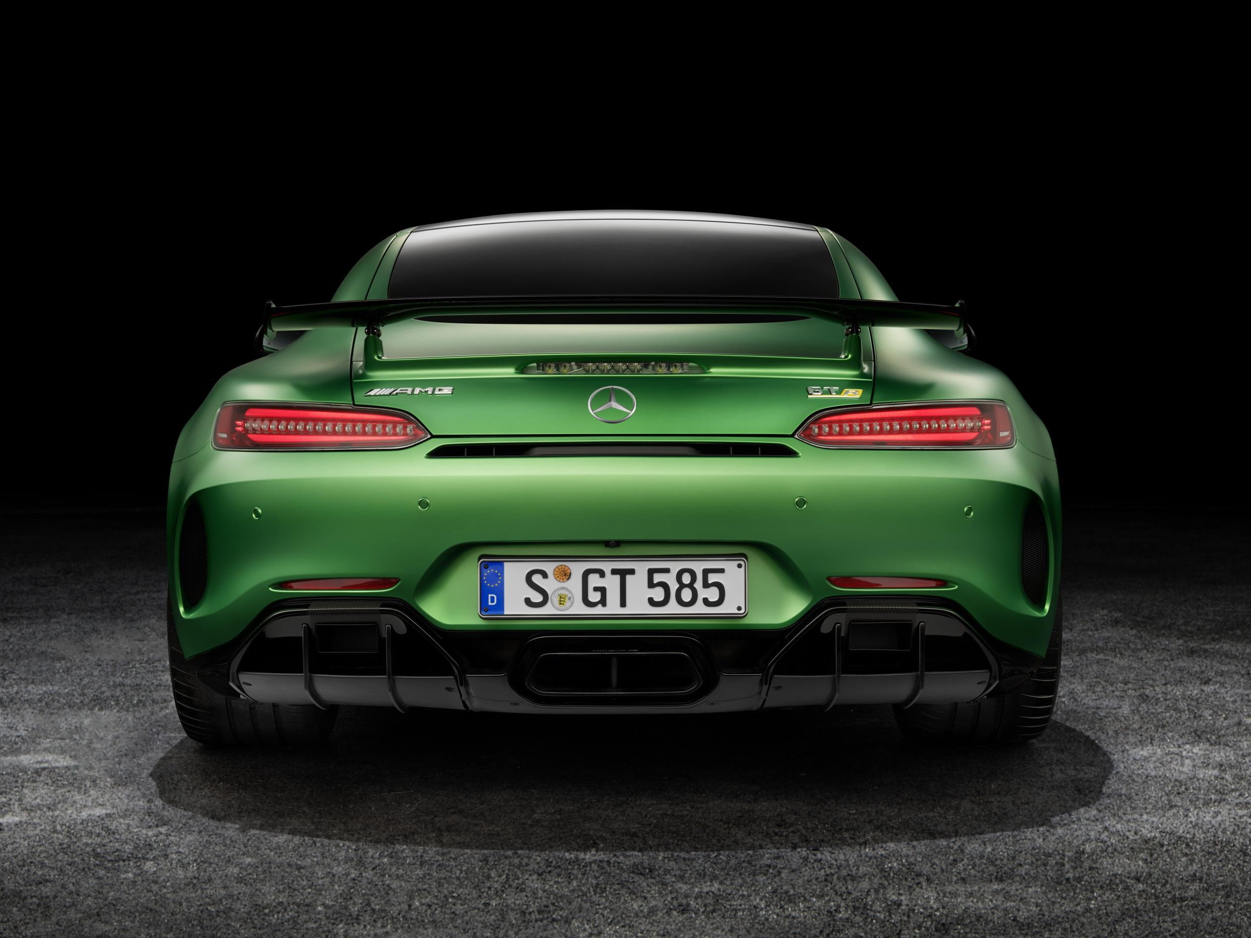 2017 Mercedes-AMG GT R