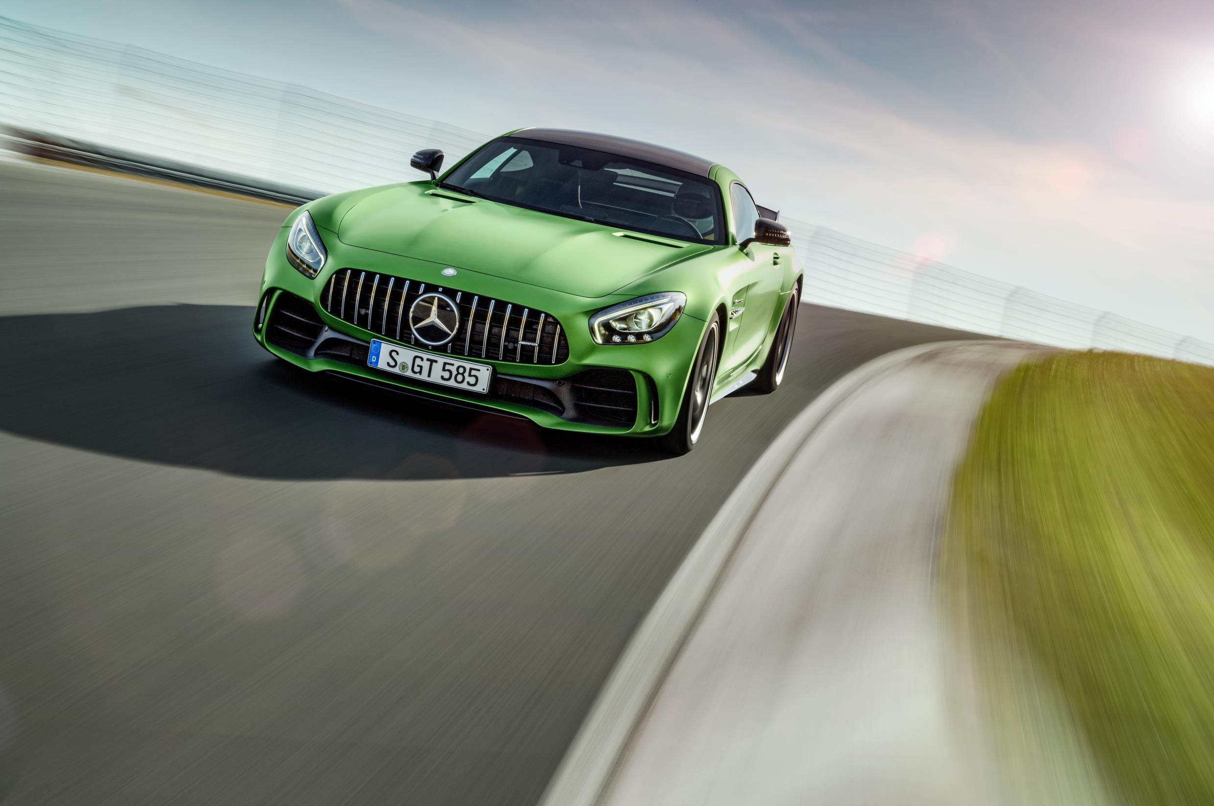 2017 Mercedes-AMG GT R