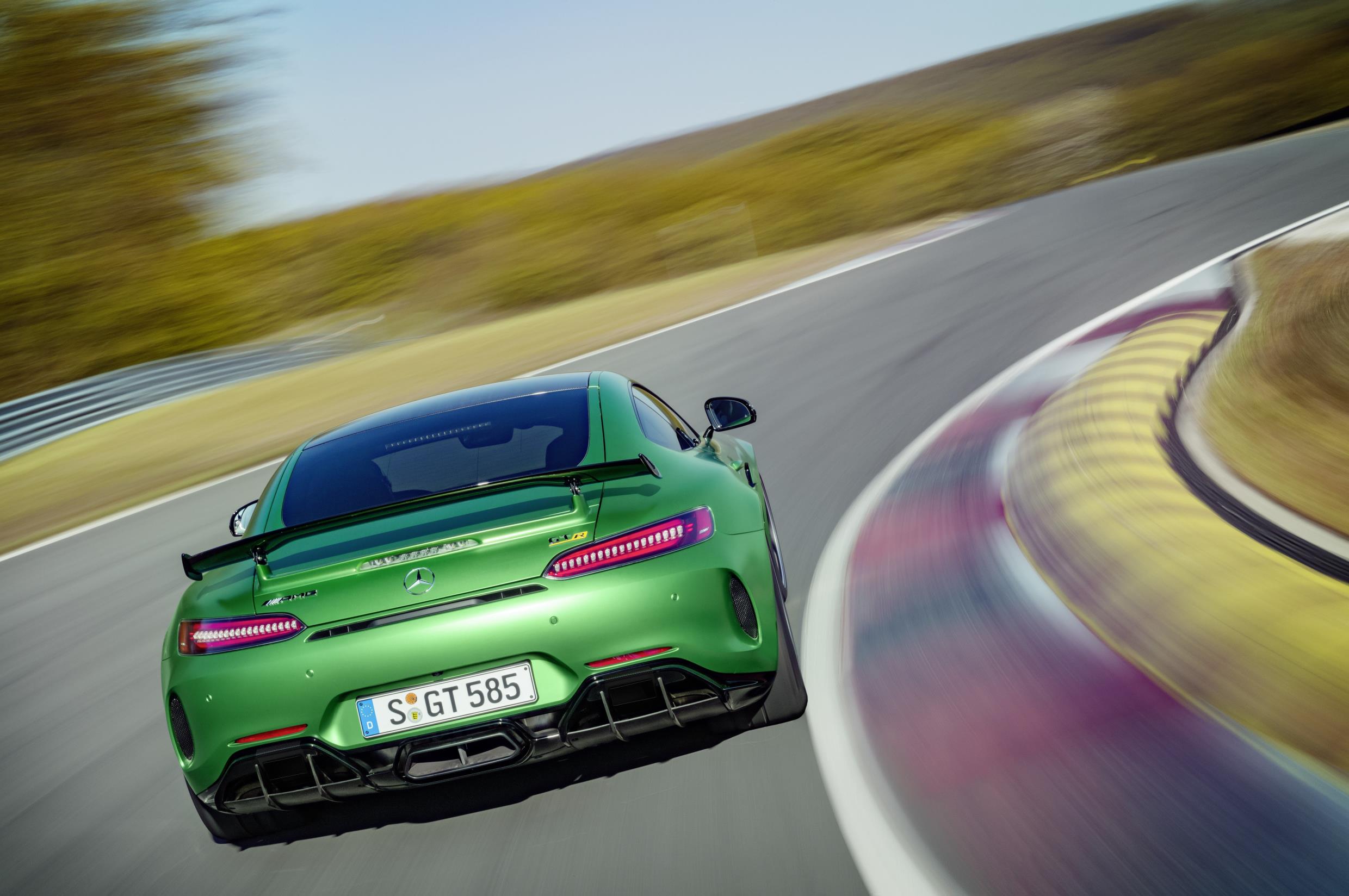 2017 Mercedes-AMG GT R