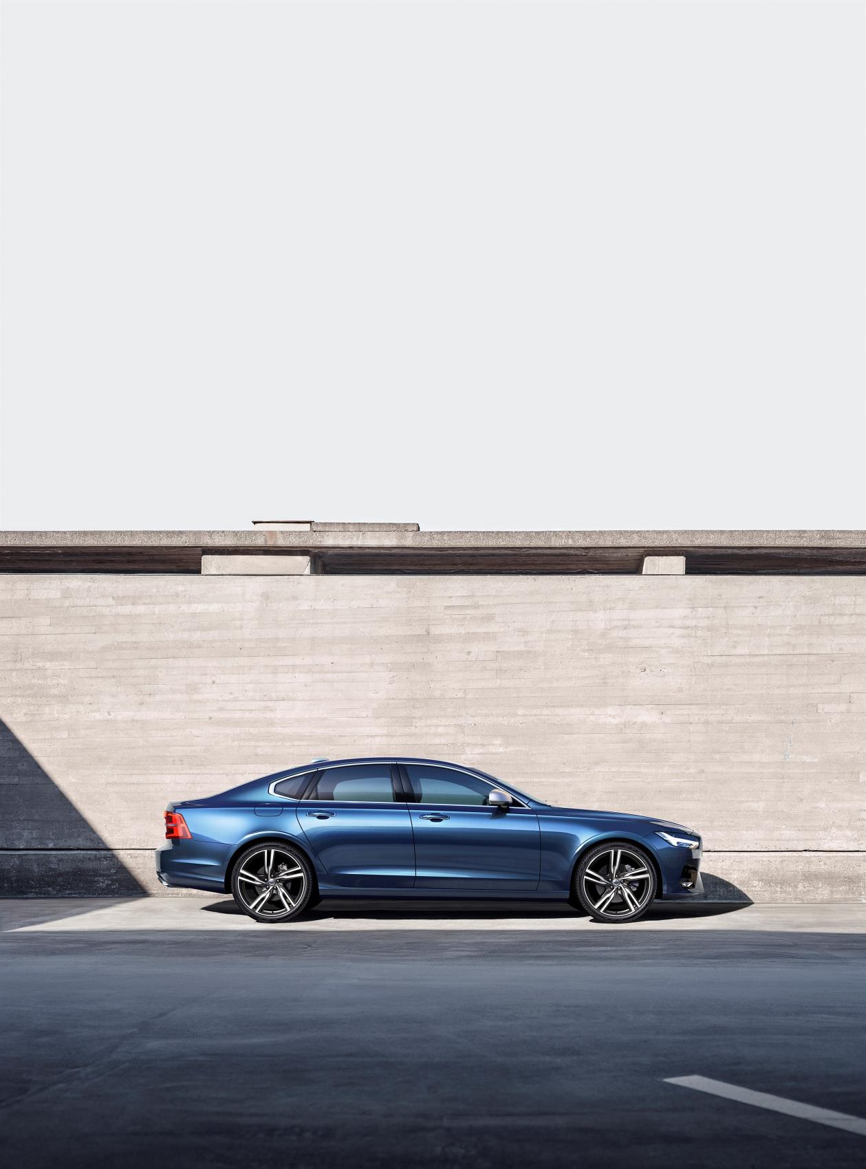 2017 Volvo S90 R Design