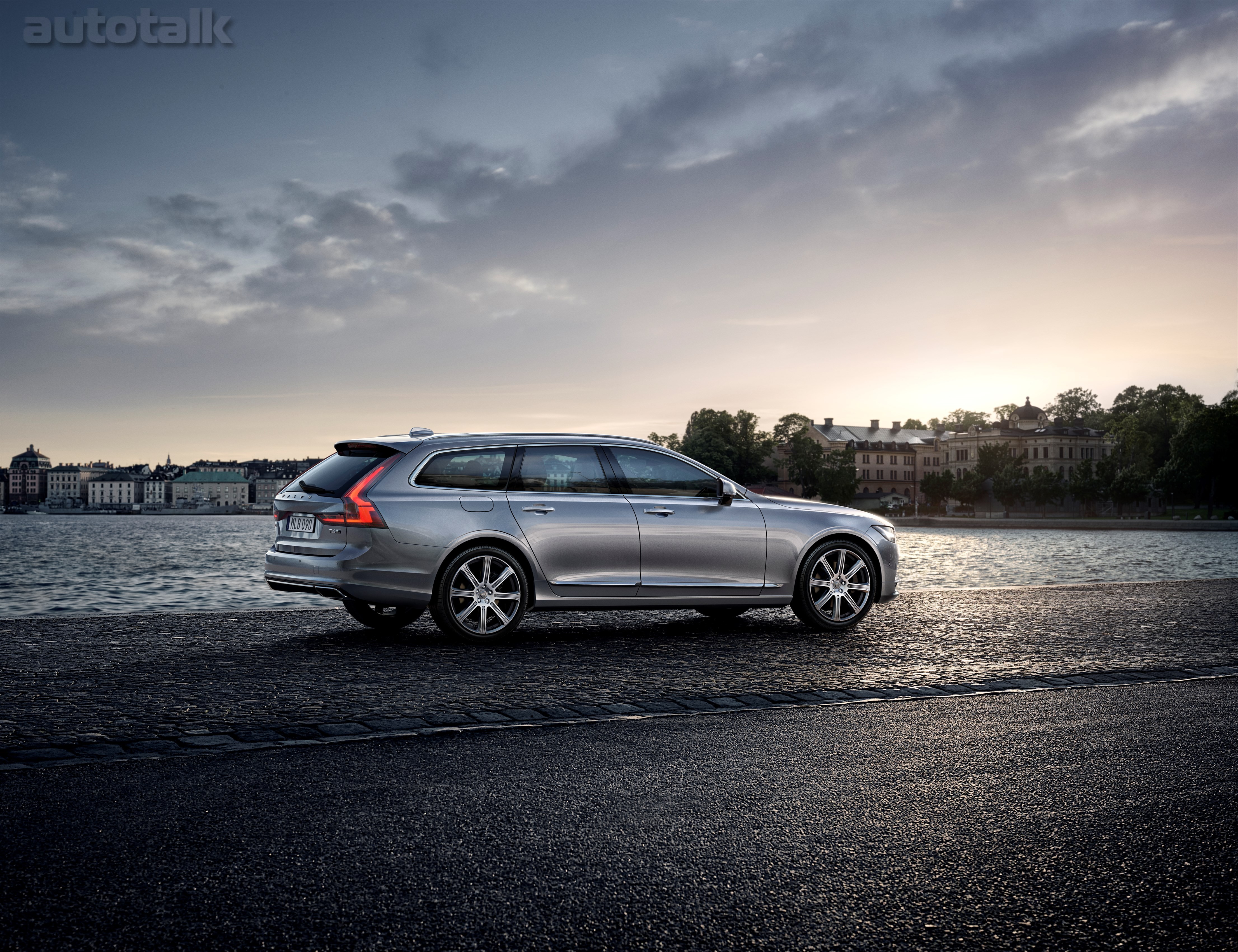 2017 Volvo V90 Profile