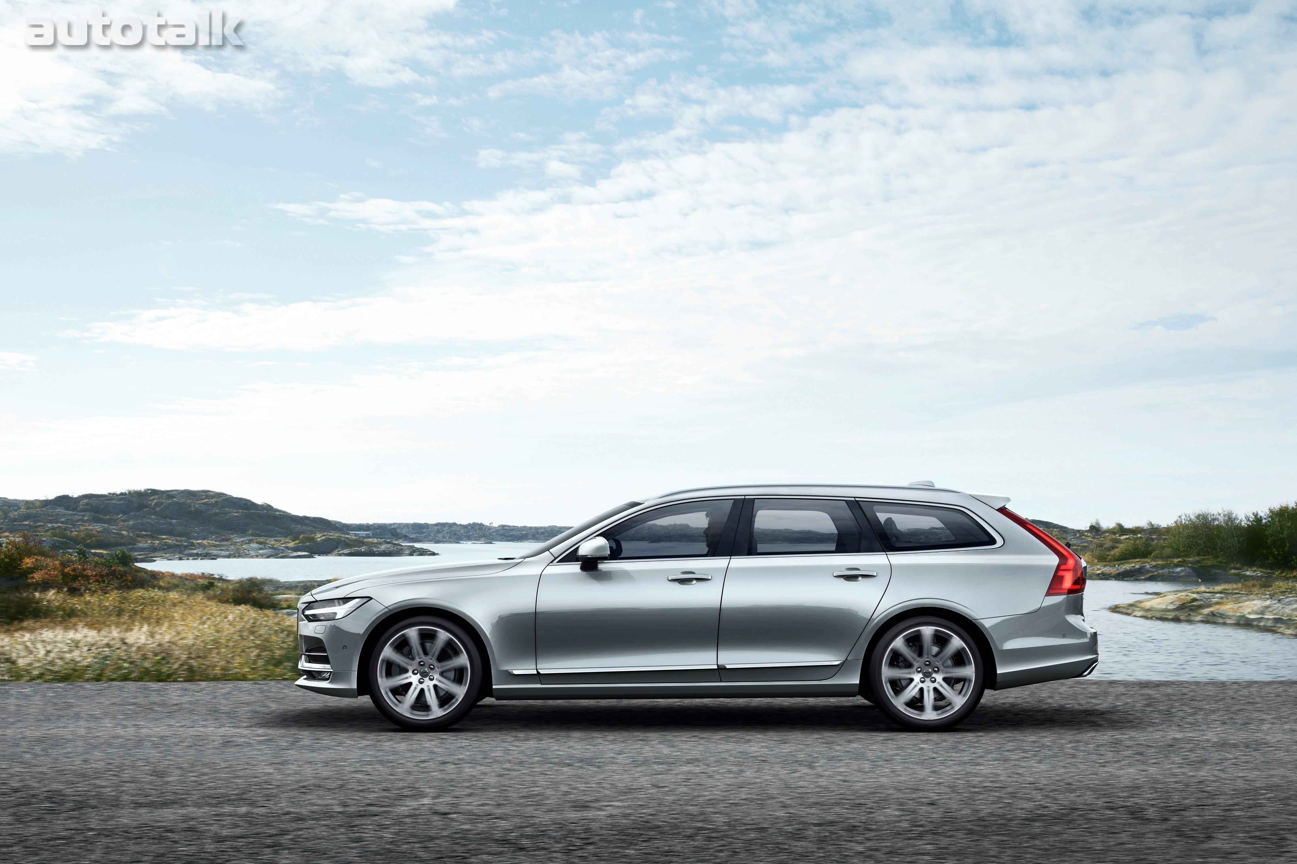 2017 Volvo V90 Profile