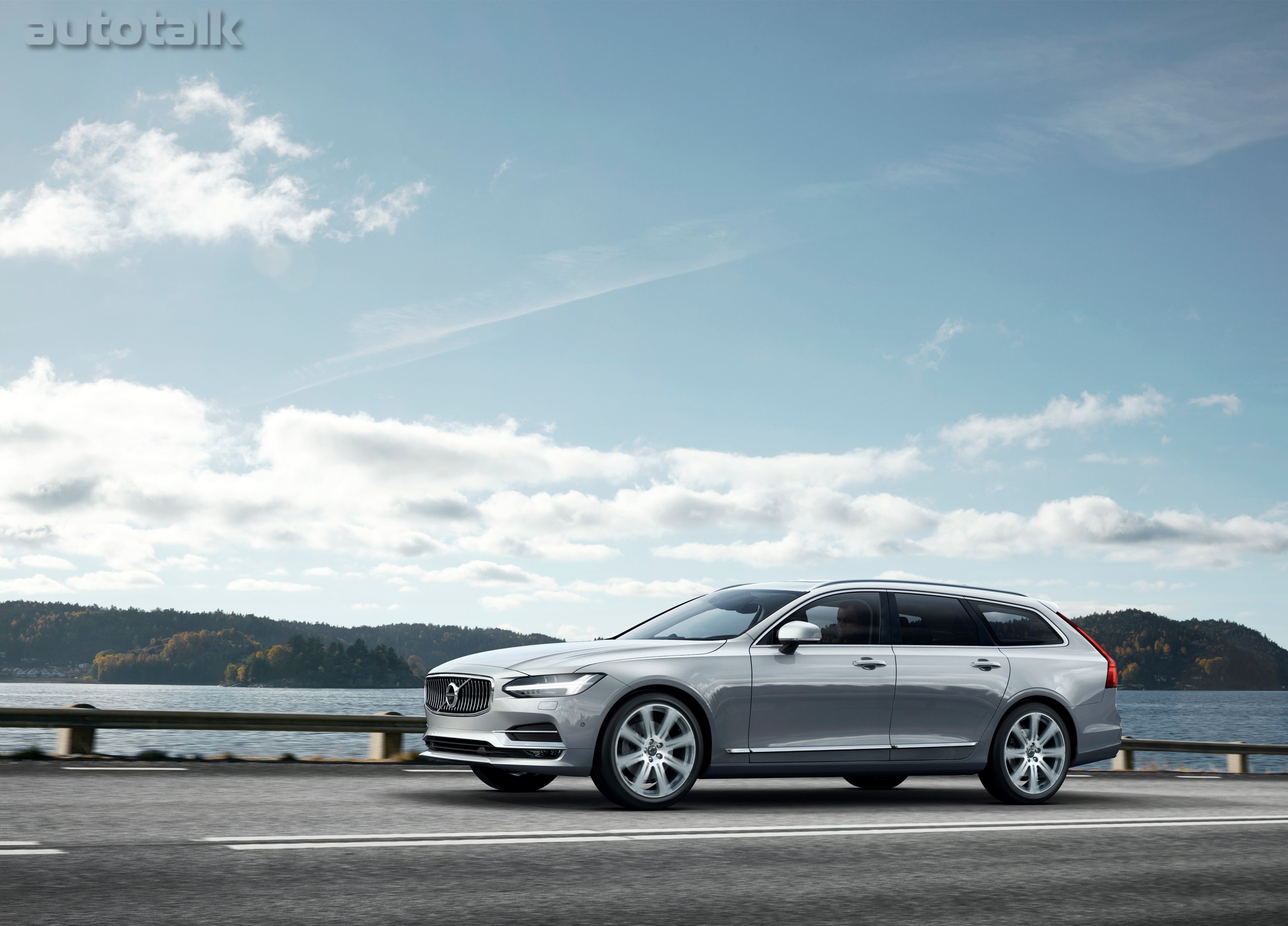 2017 Volvo V90 Profile